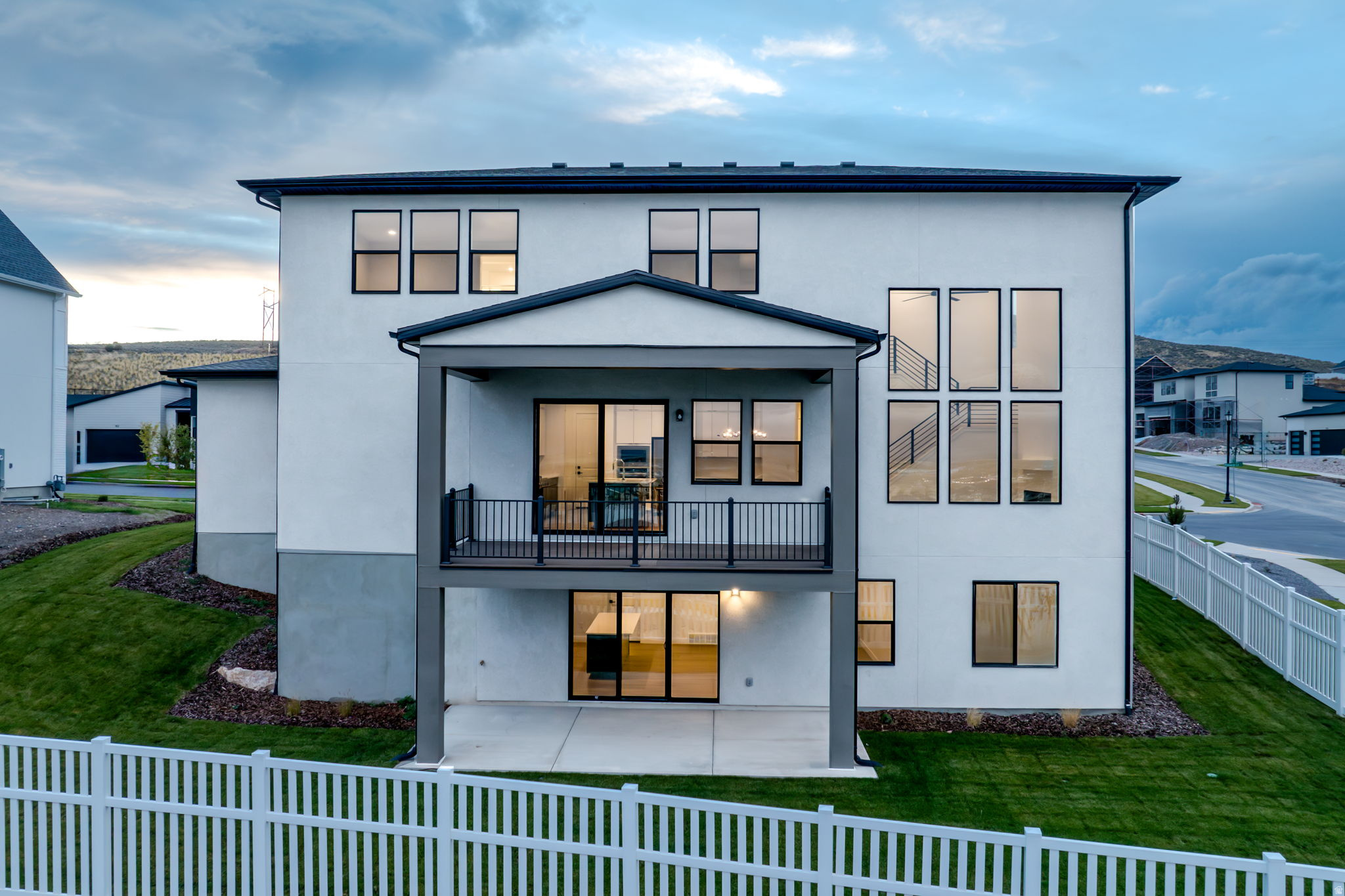 WESTLAKE VISTAS - Residential