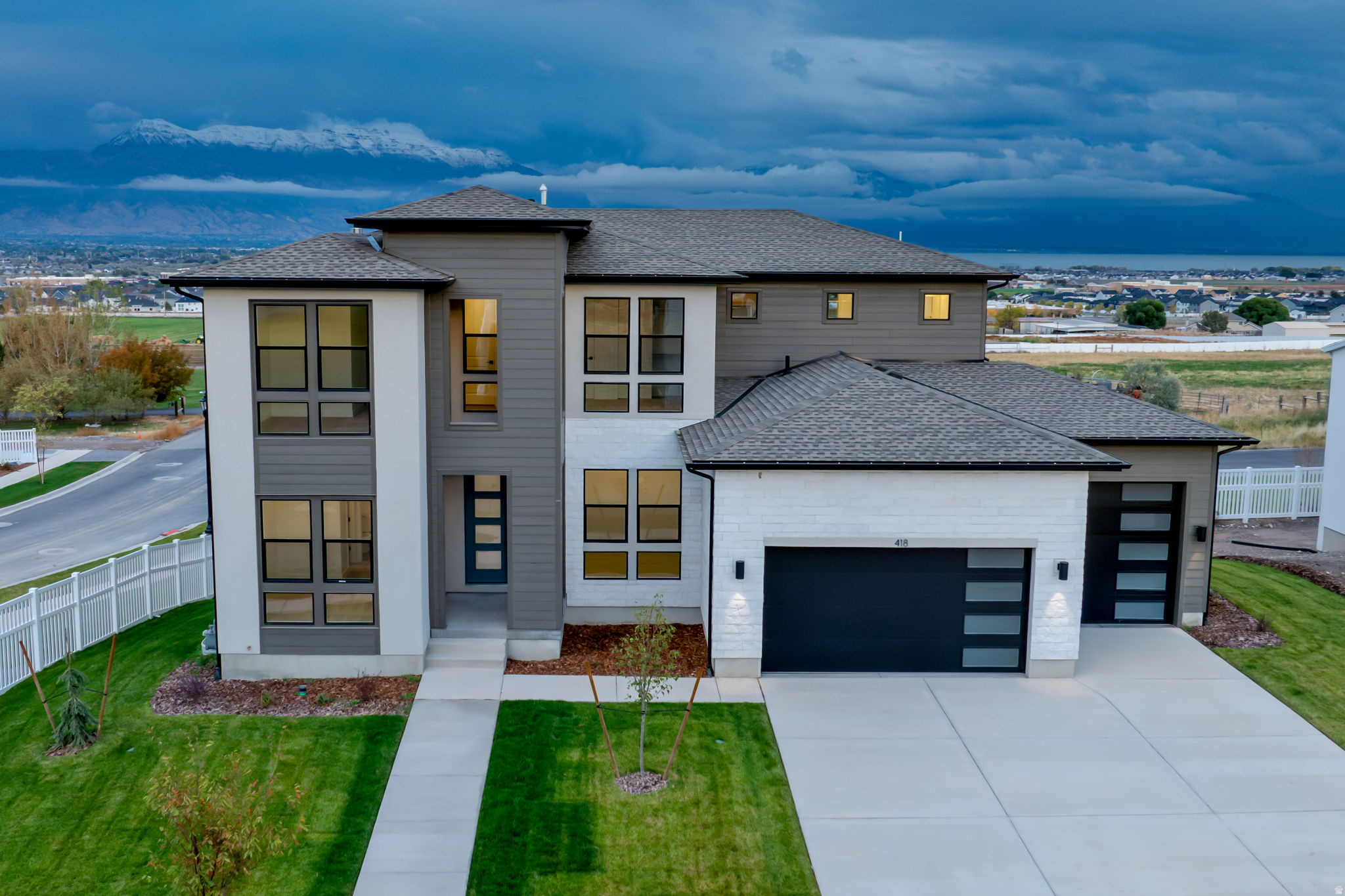 WESTLAKE VISTAS - Residential