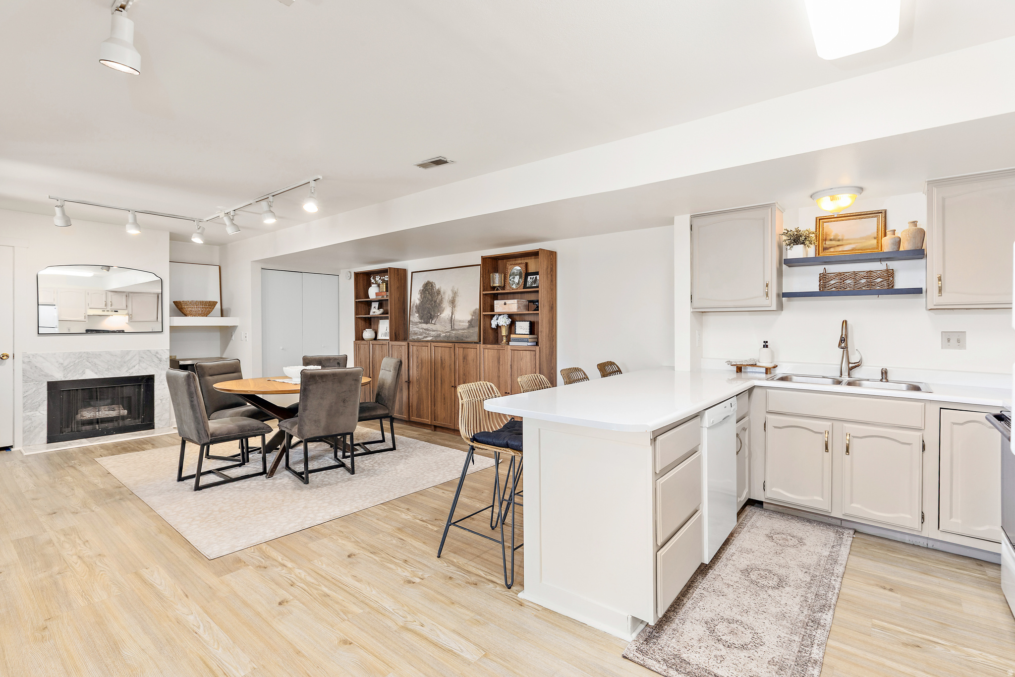 WILLOWBROOK HILL CONDO - Residential