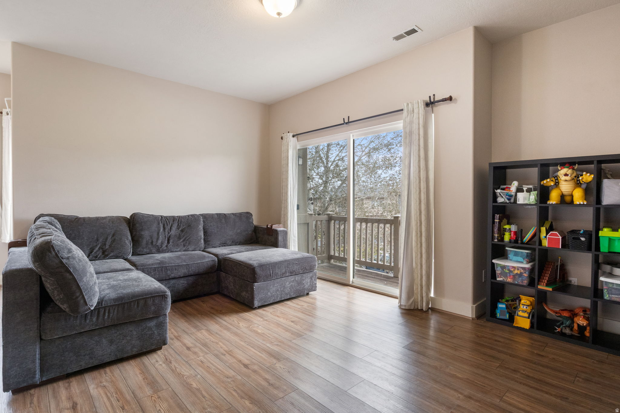 ASPEN SPRINGS PHASE 1 CONDO - Residential