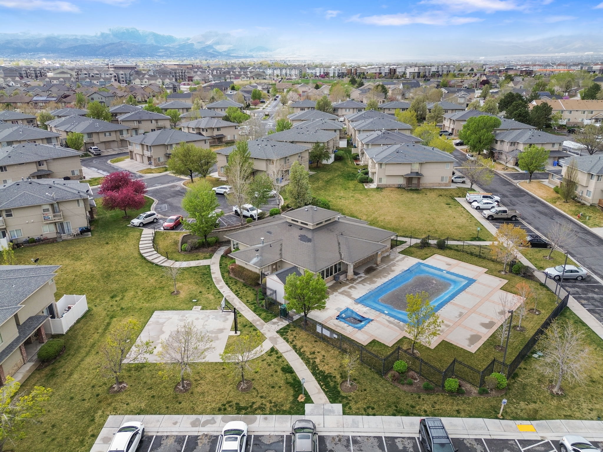 ASPEN SPRINGS PHASE 1 CONDO - Residential