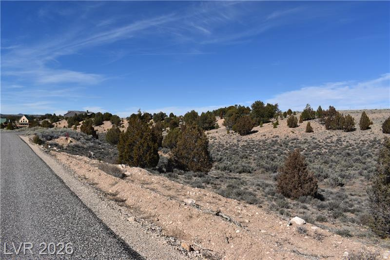 PAUNSAUGUNT CLIFFS - Land