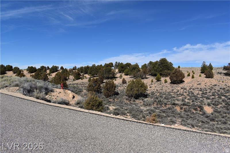 PAUNSAUGUNT CLIFFS - Land