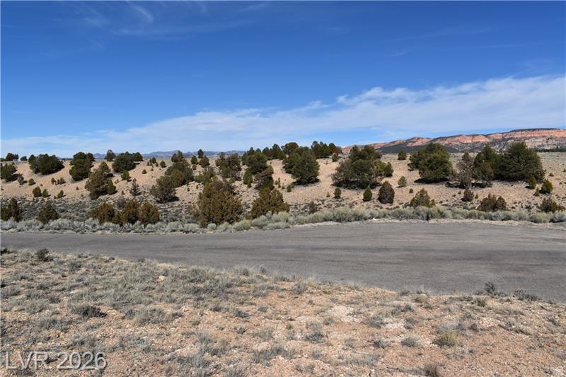 PAUNSAUGUNT CLIFFS - Land