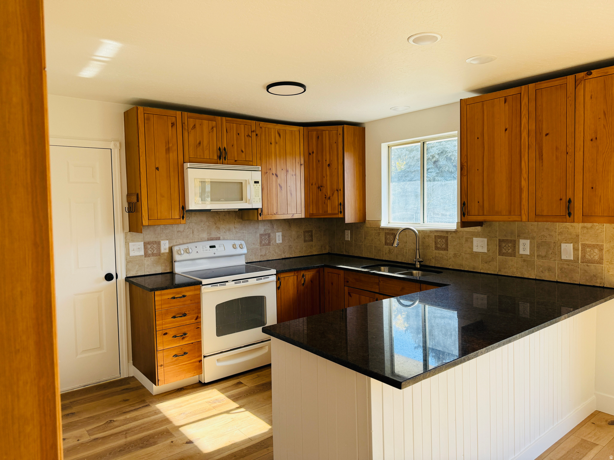 MOARK ESTATES - Residential