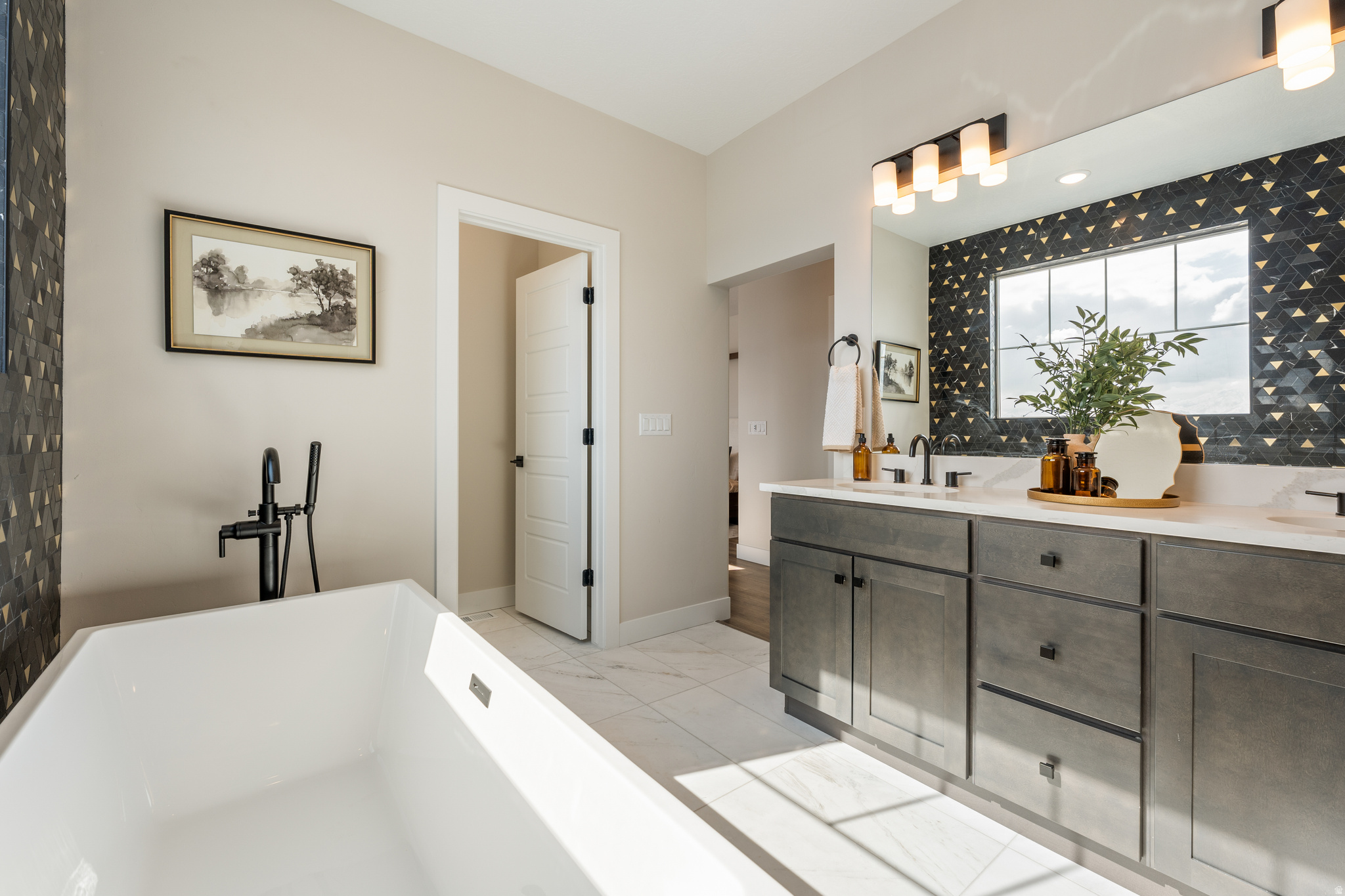 HUNTINGTON RANCH - Residential