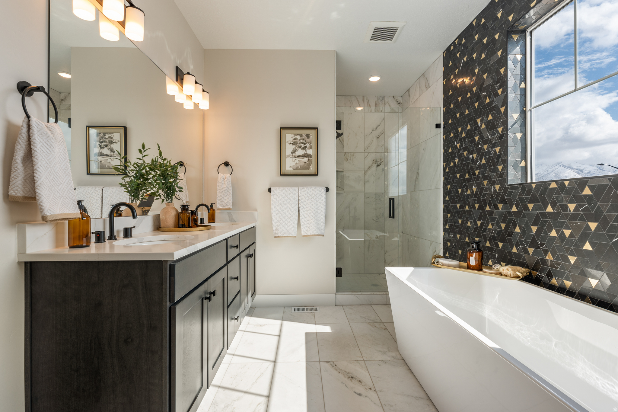 HUNTINGTON RANCH - Residential