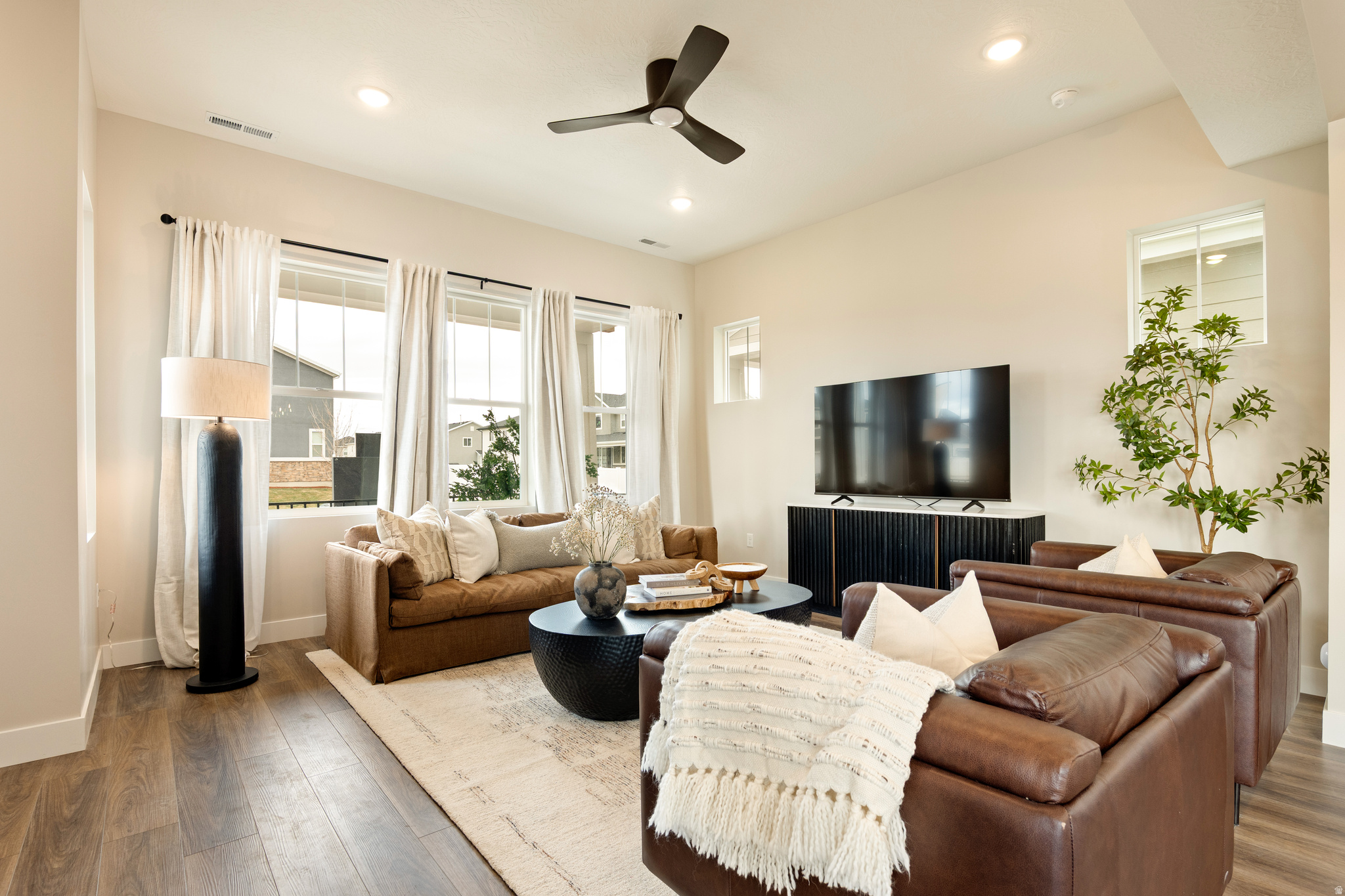 HUNTINGTON RANCH - Residential