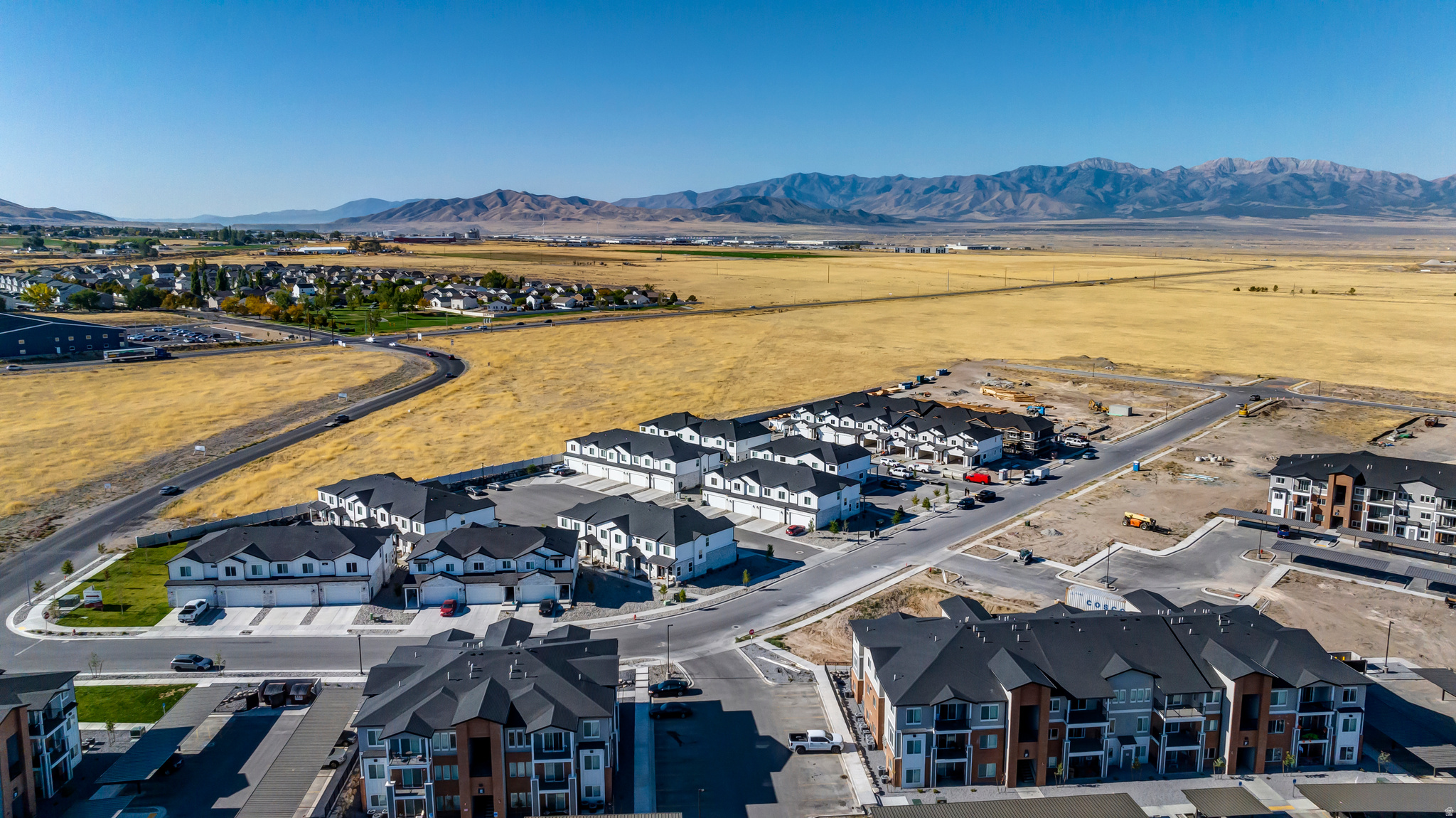 LEXINGTON TOWN HOMES - Residential