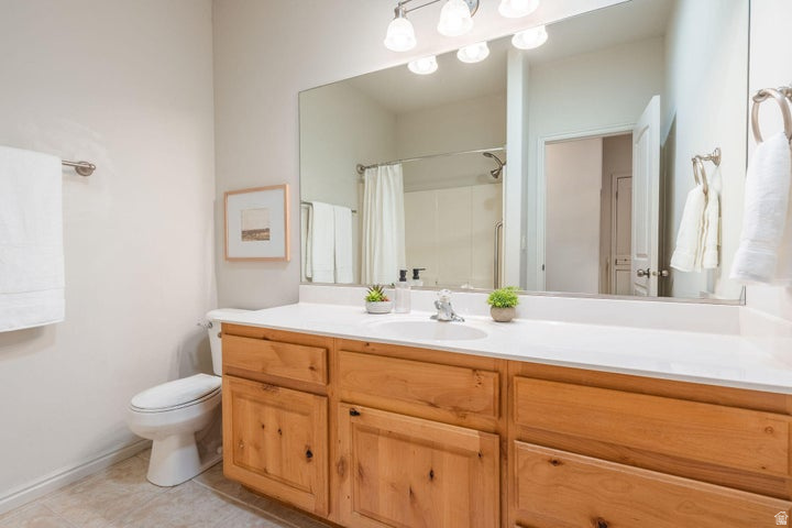 BLOOMINGTON HILLS - Residential