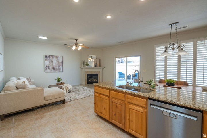 BLOOMINGTON HILLS - Residential