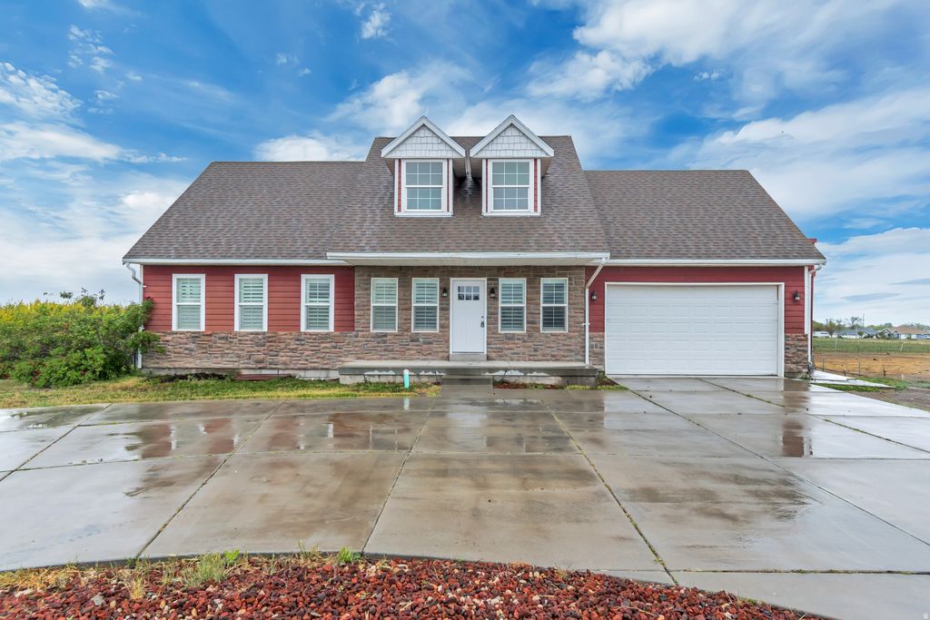 Photo of 149 E PEAR ST, Grantsville, UT 84029 (MLS # 2154399)