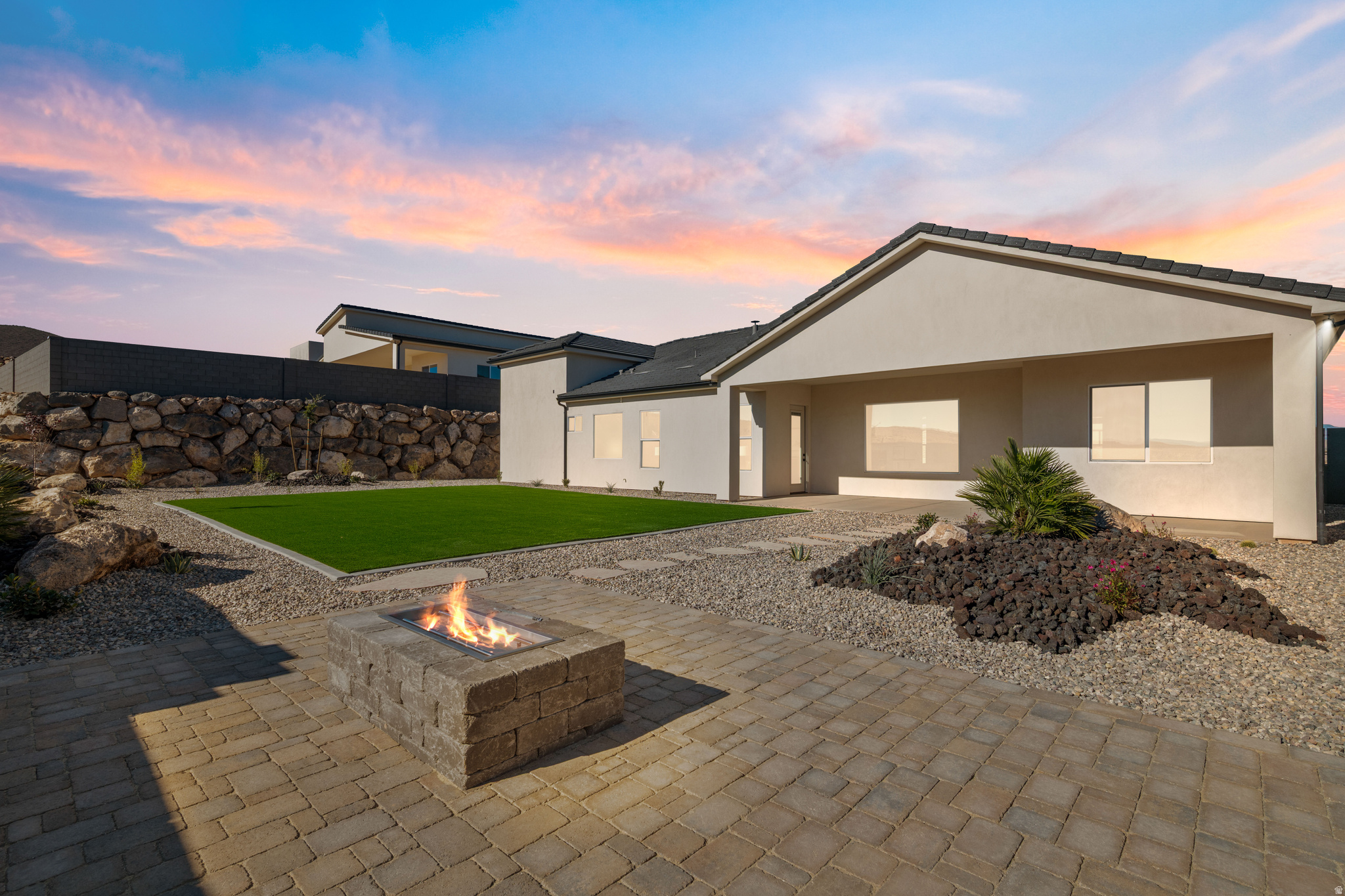 SCENIC POINT - Residential