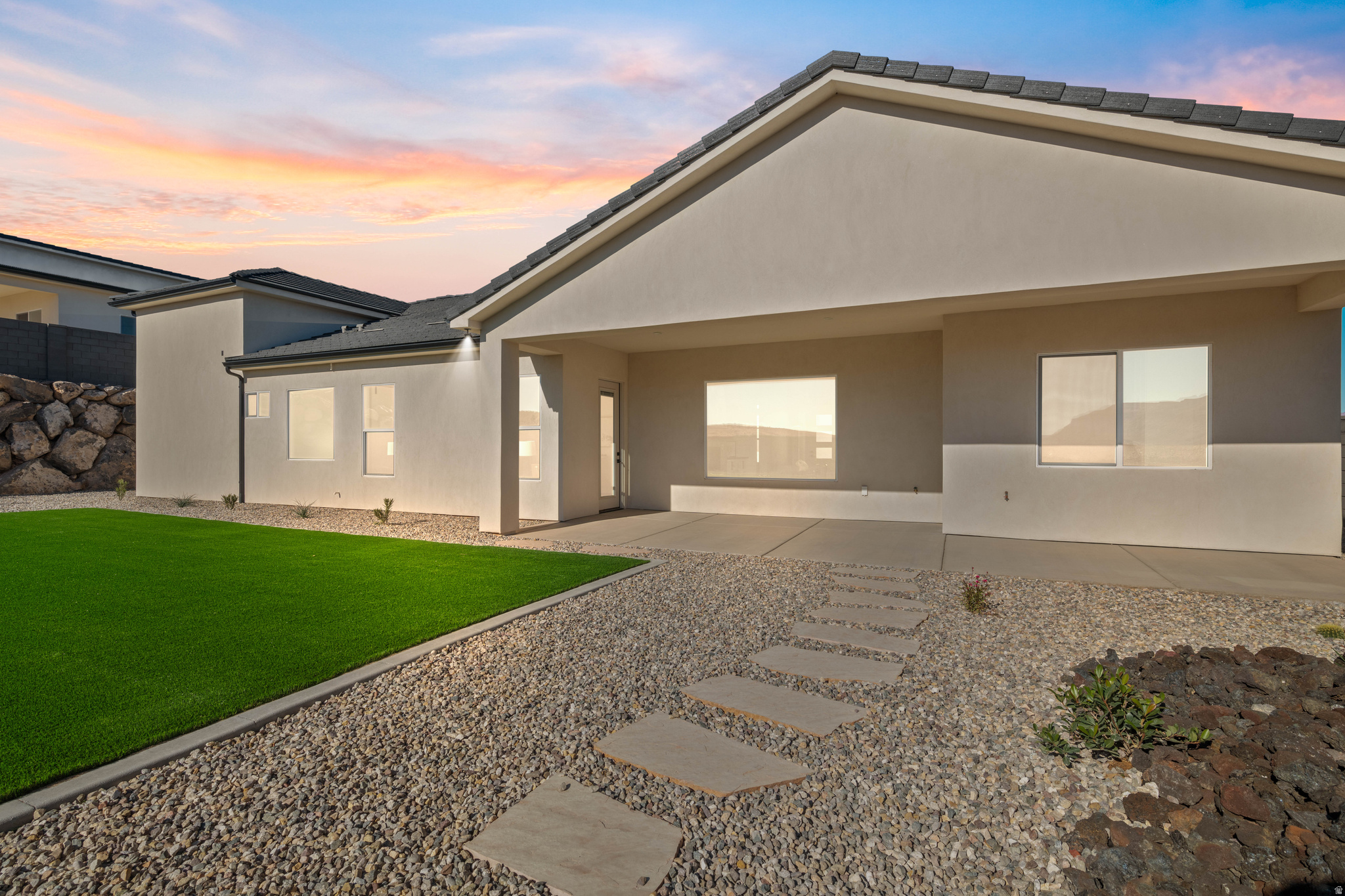 SCENIC POINT - Residential