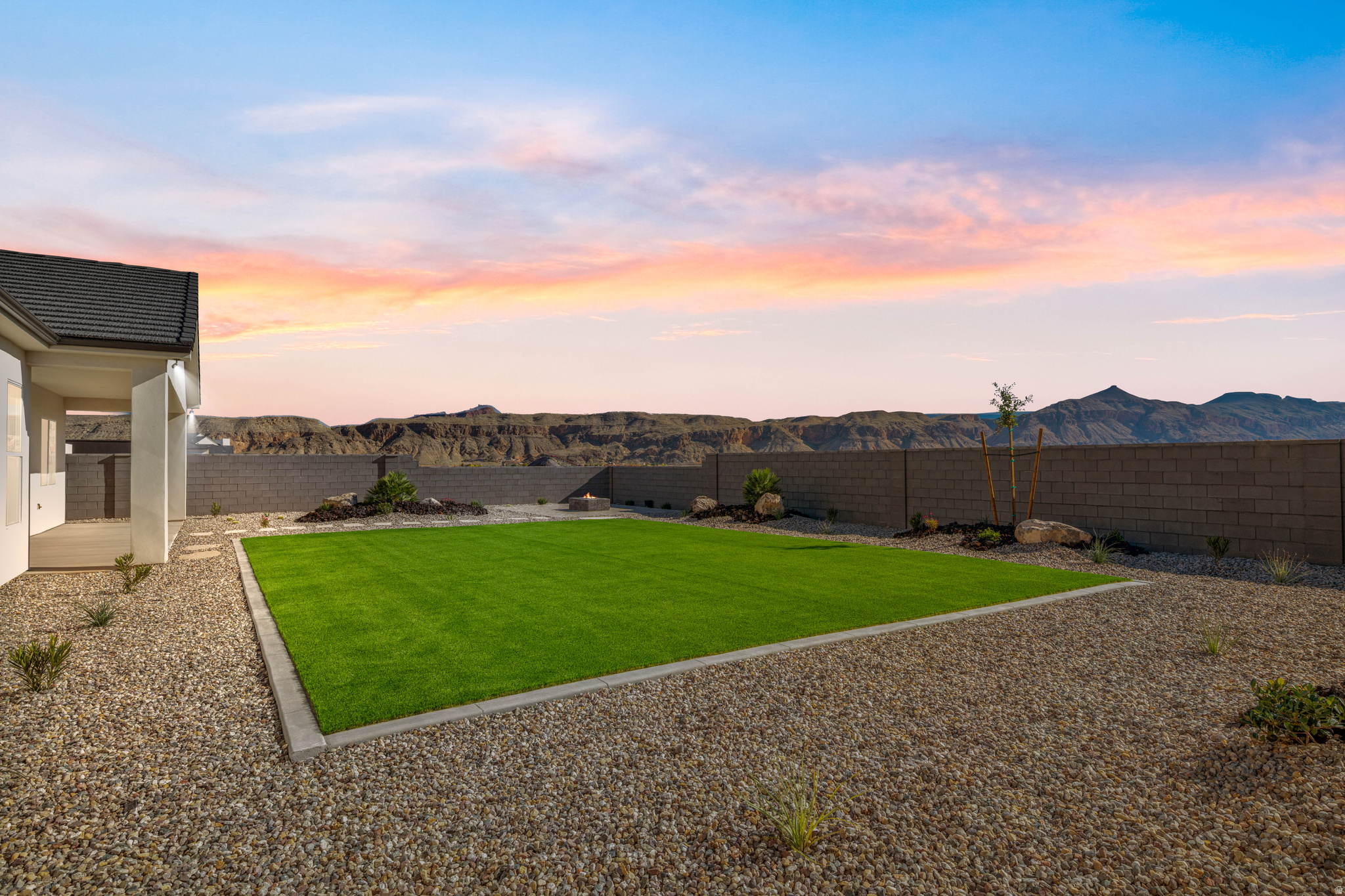 SCENIC POINT - Residential