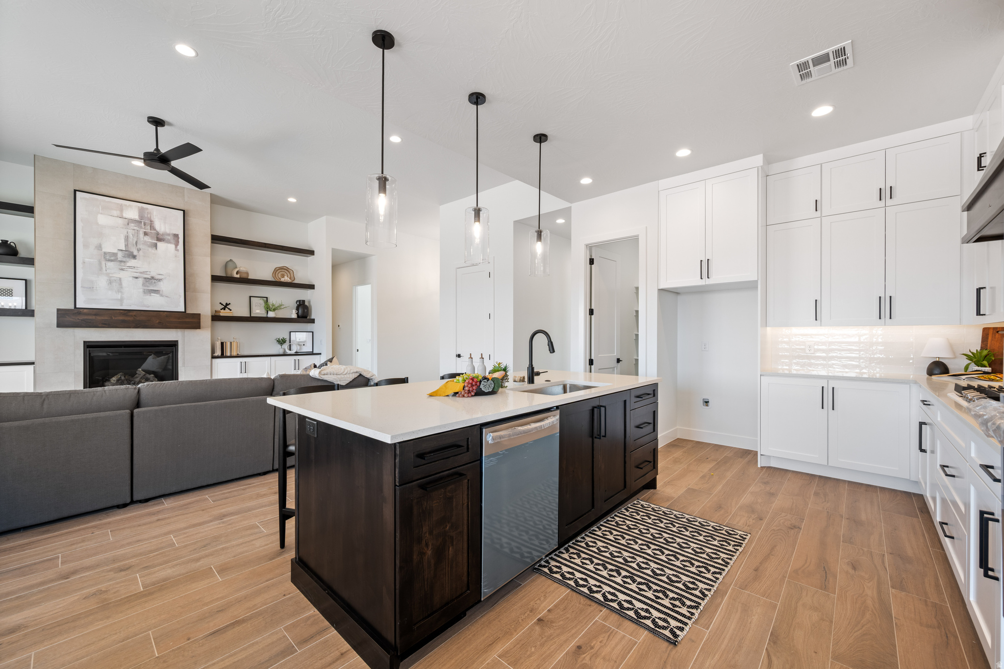 SCENIC POINT - Residential