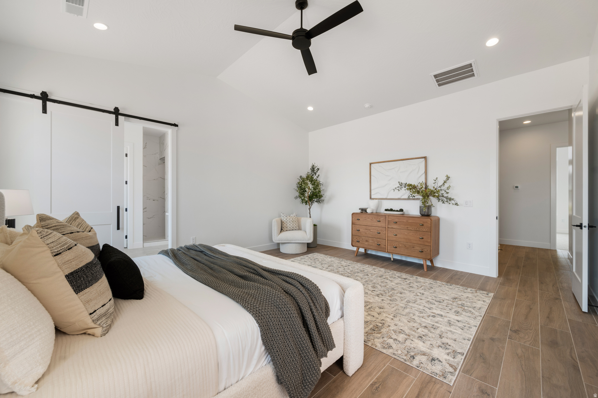 SCENIC POINT - Residential