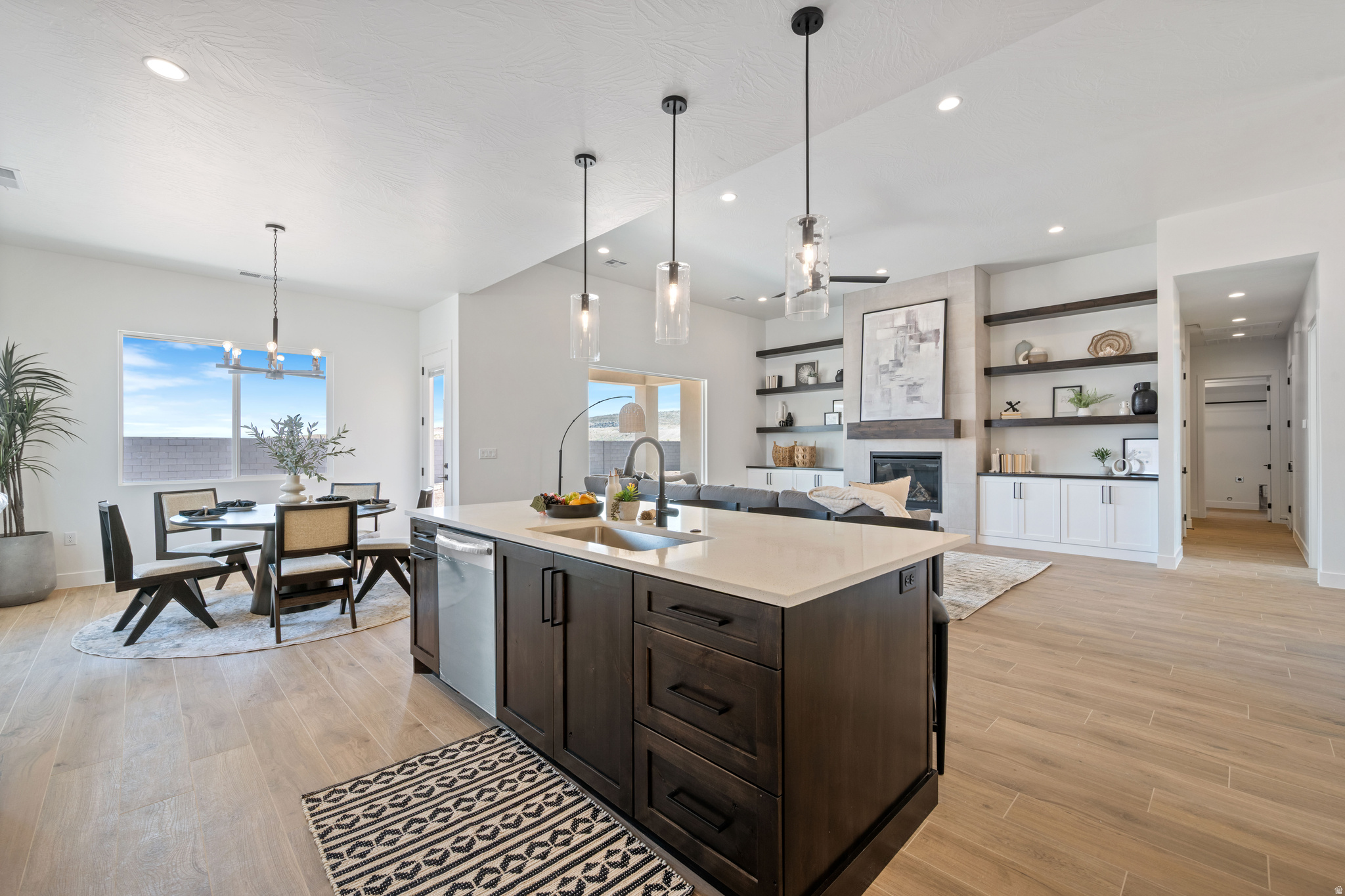 SCENIC POINT - Residential