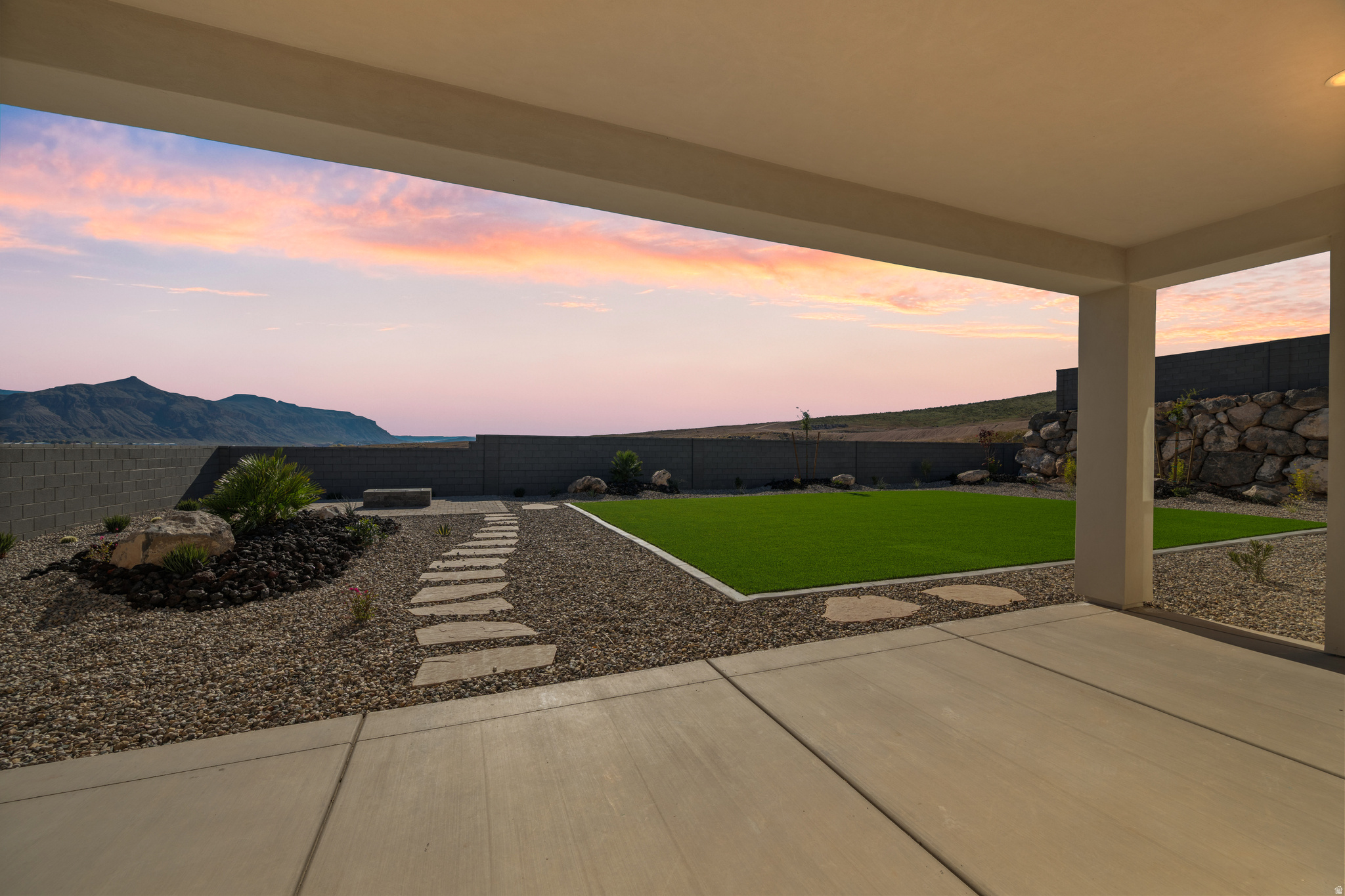 SCENIC POINT - Residential