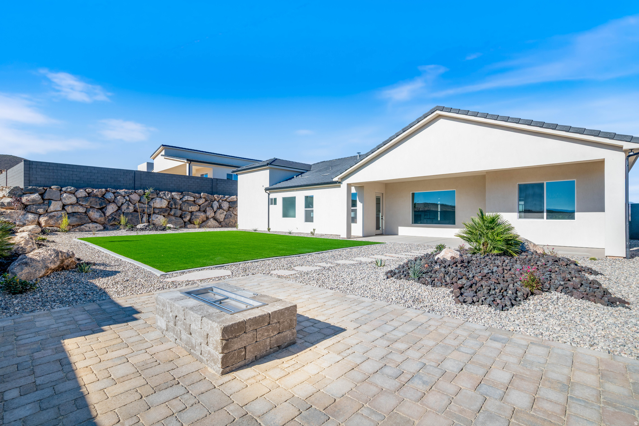 SCENIC POINT - Residential