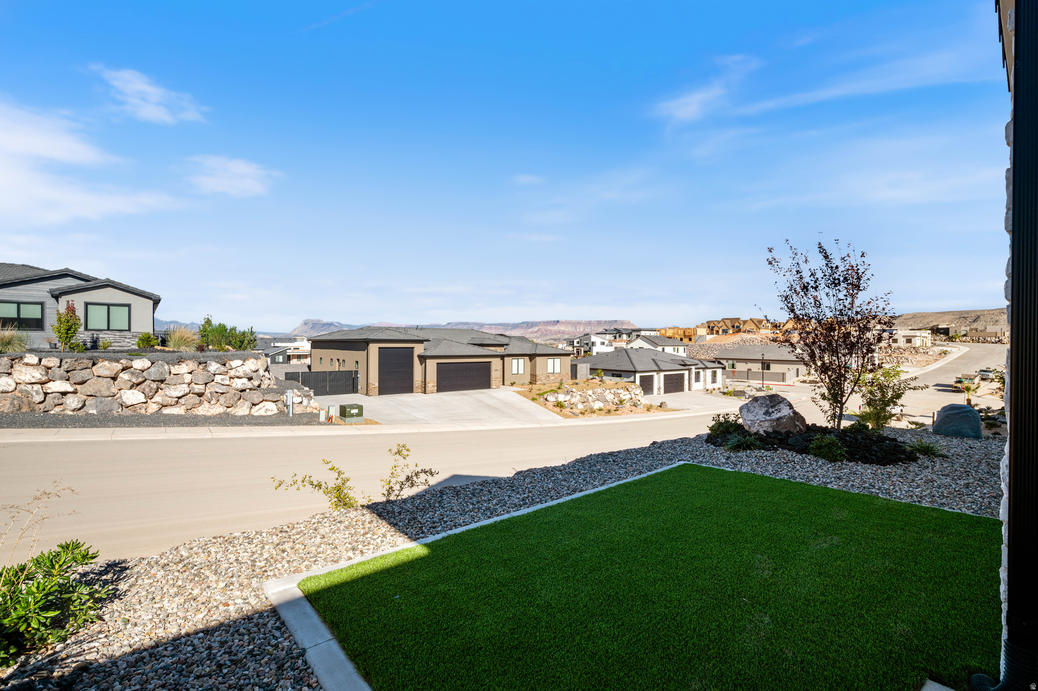 SCENIC POINT - Residential