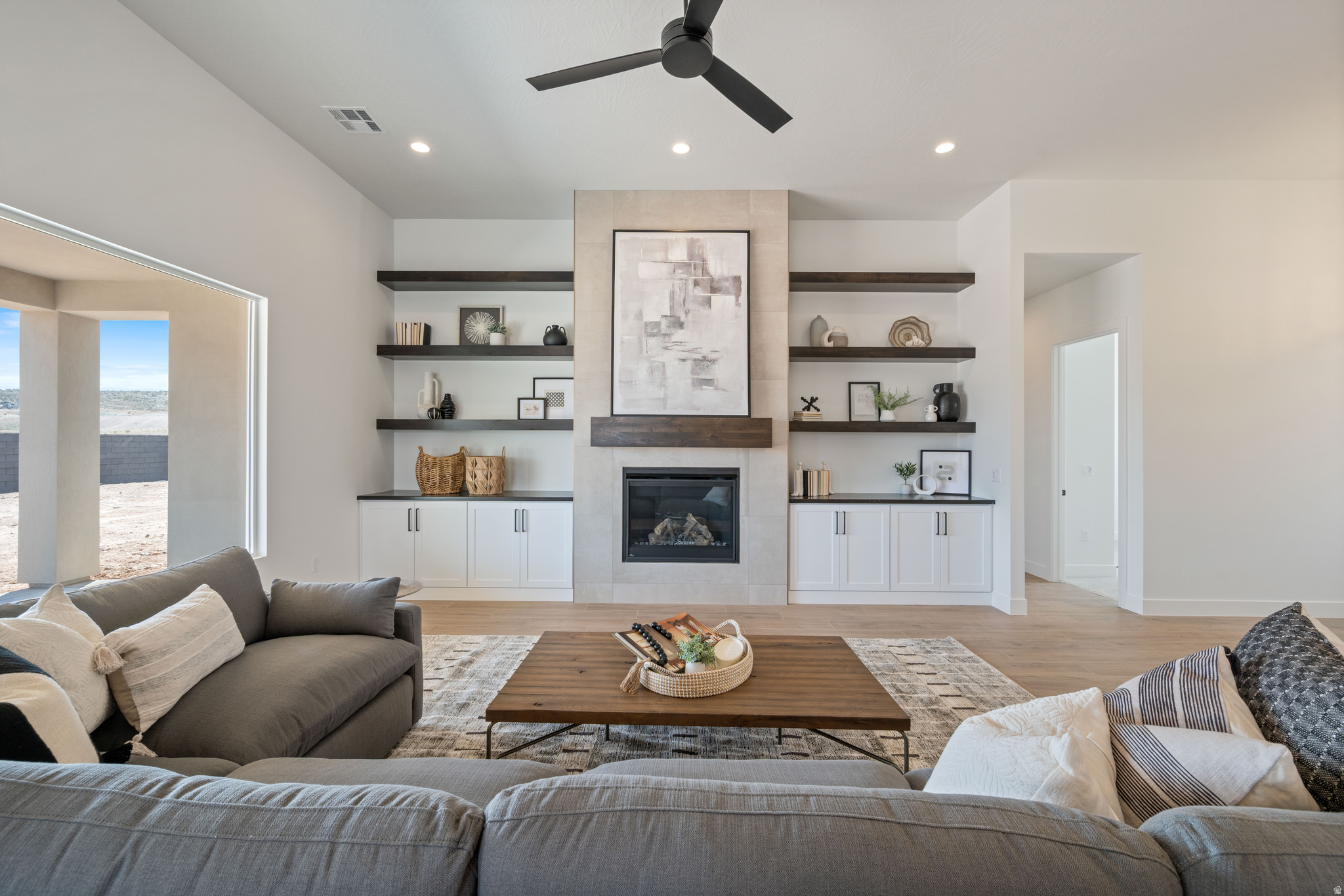 SCENIC POINT - Residential