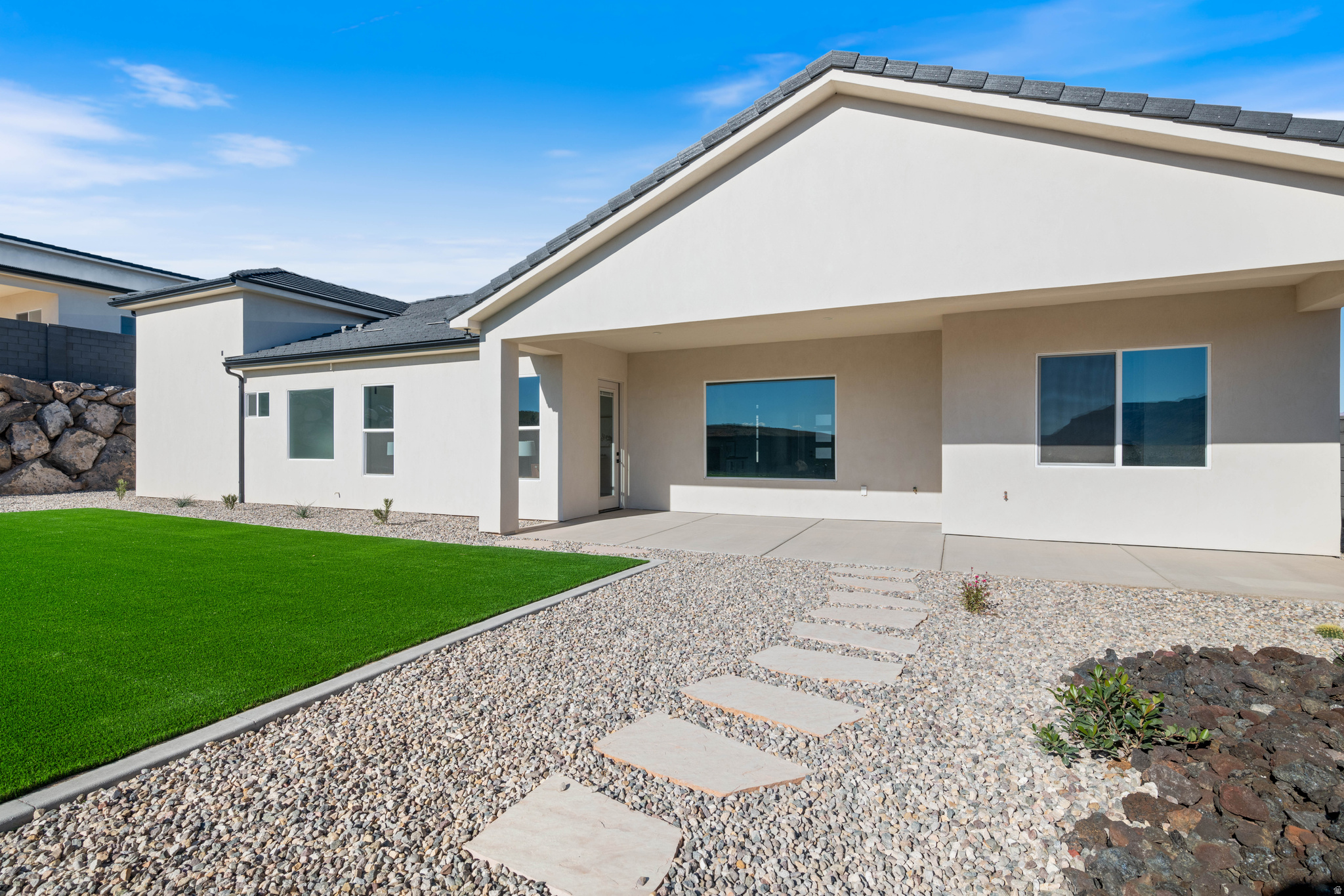 SCENIC POINT - Residential