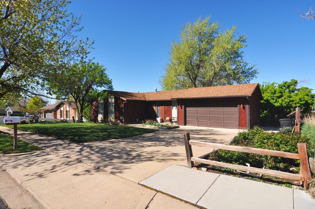 Photo of 1167 N DEERFIELD DR E, Centerville, UT 84014 (MLS # 2151875)