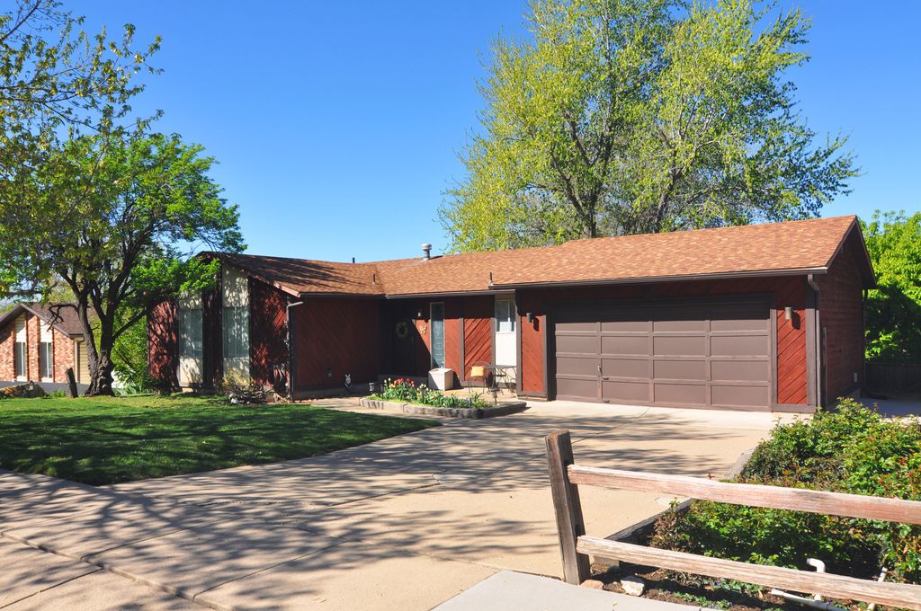 Photo of 1167 N DEERFIELD DR E, Centerville, UT 84014 (MLS # 2151875)