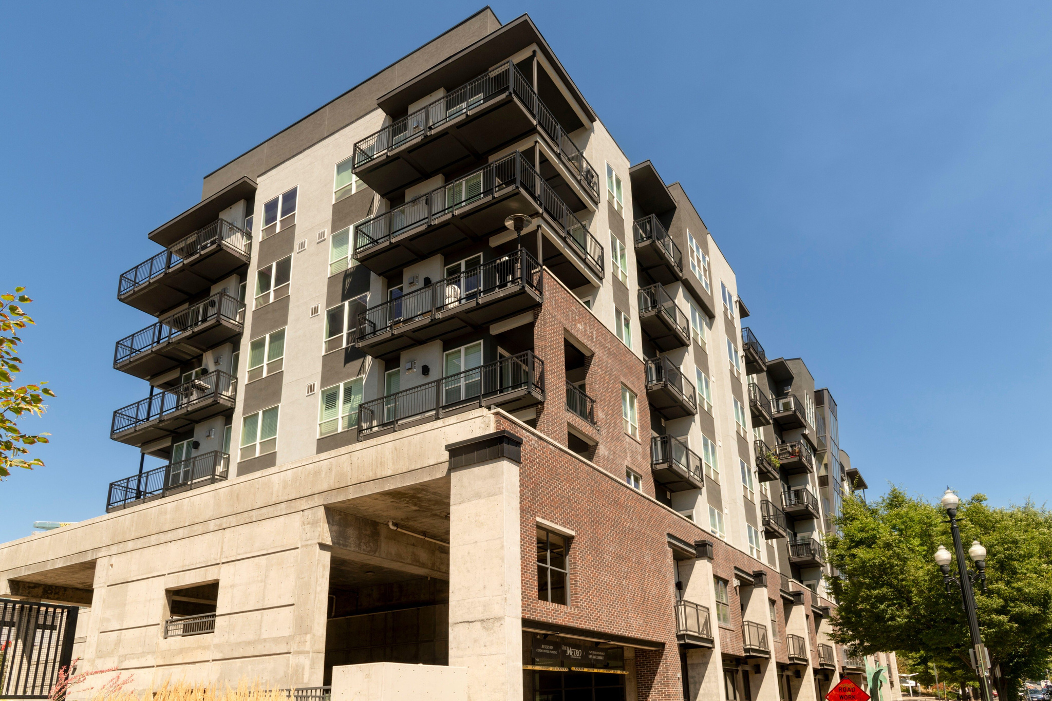 METRO CONDOS - Residential