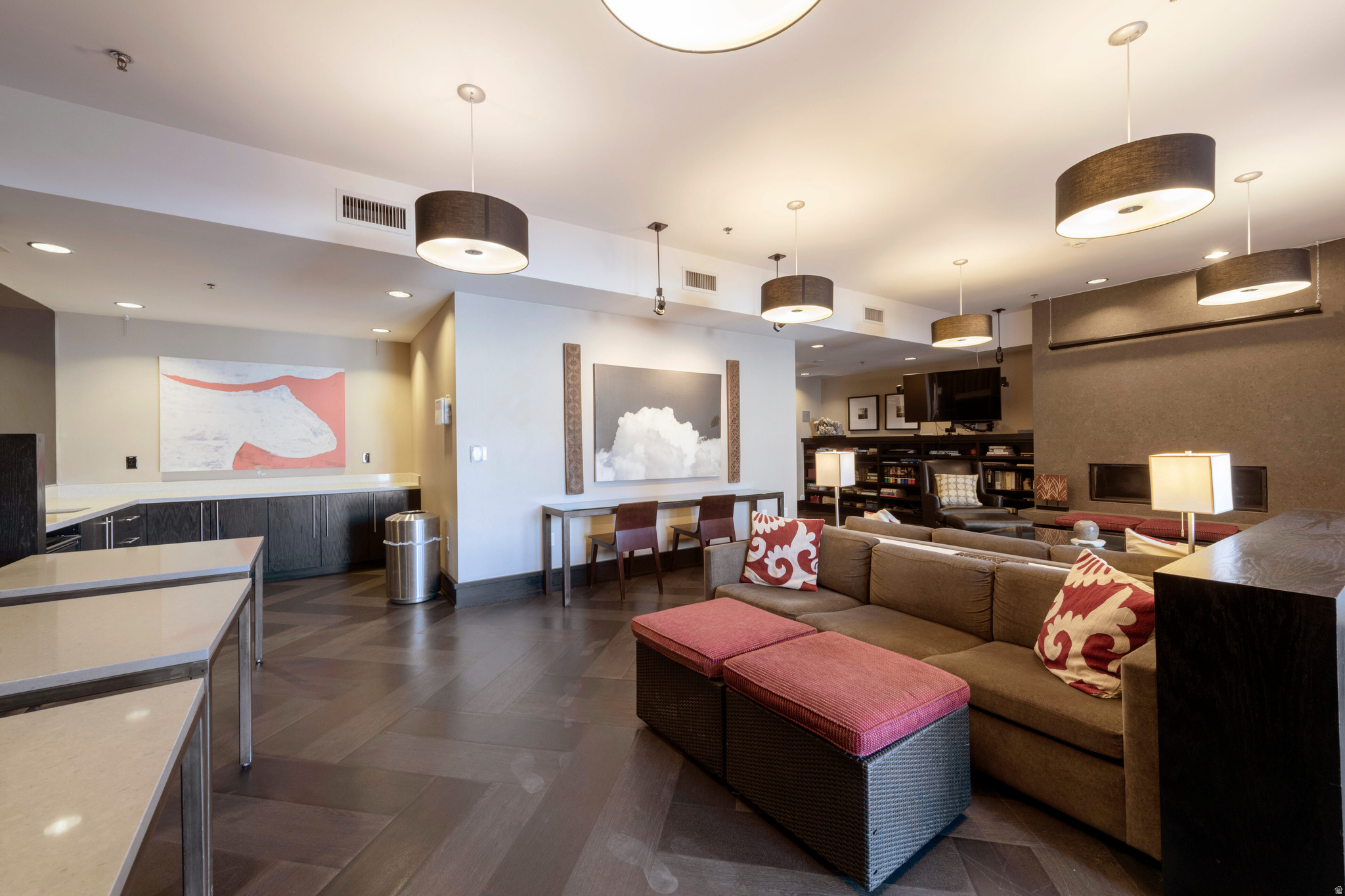 METRO CONDOS - Residential