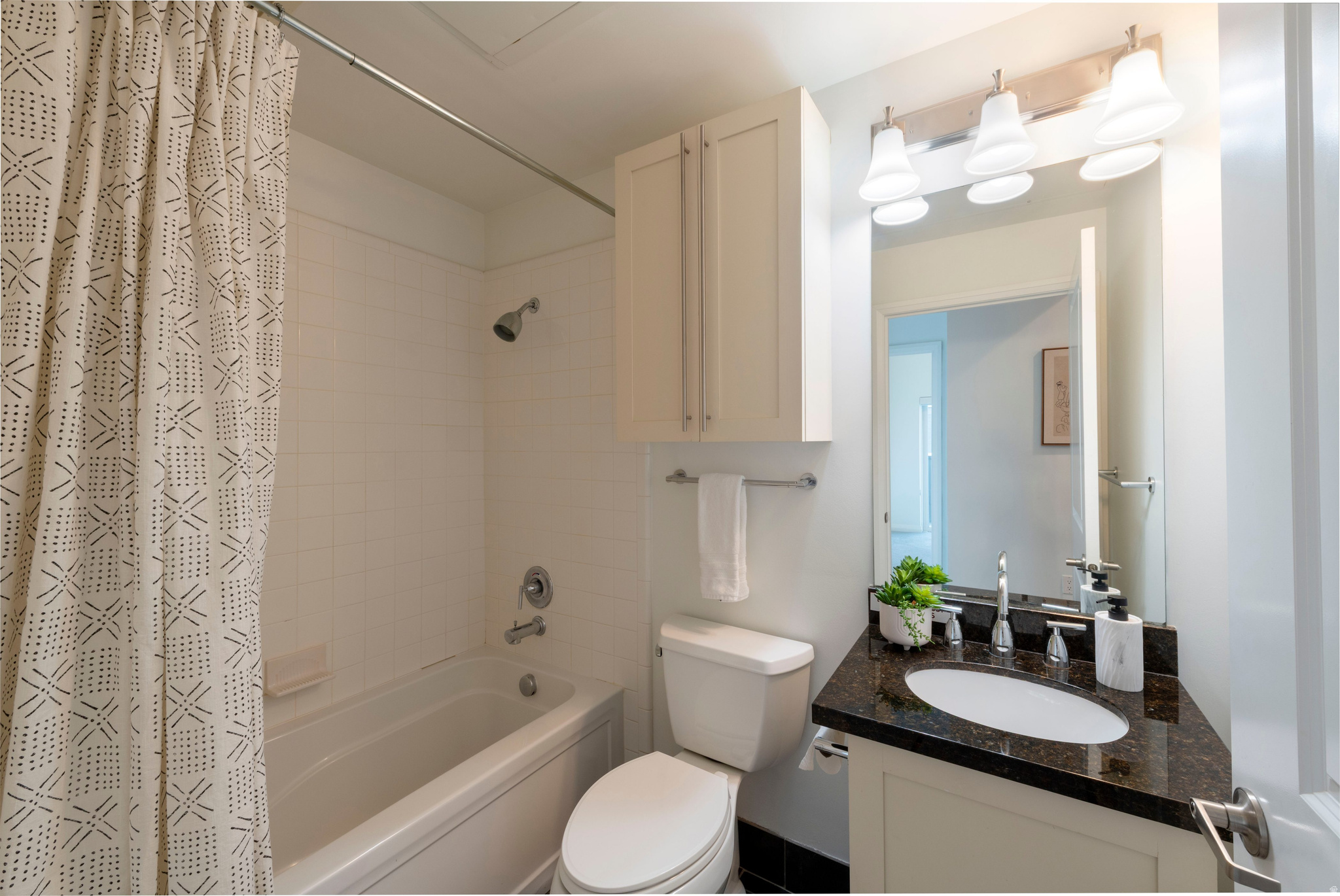METRO CONDOS - Residential