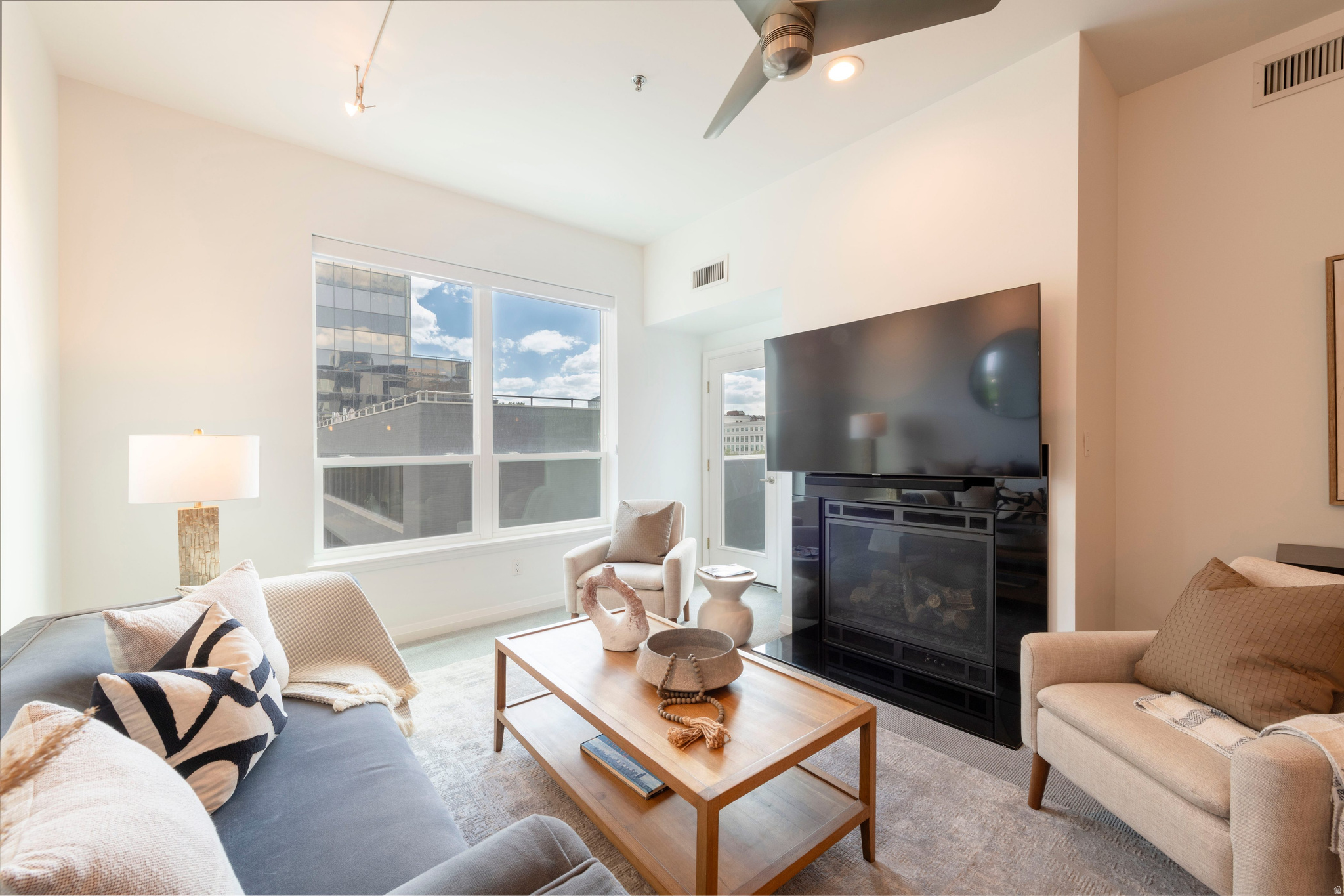 METRO CONDOS - Residential