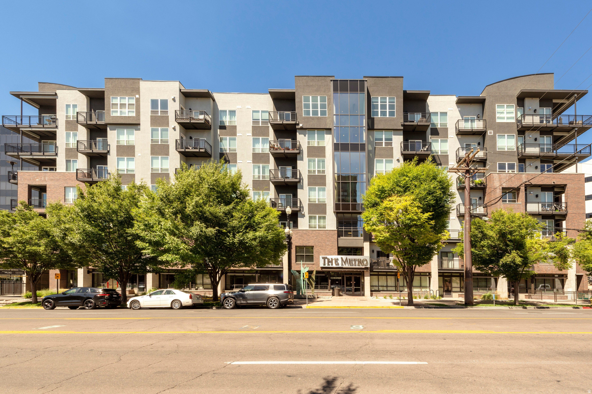 METRO CONDOS - Residential