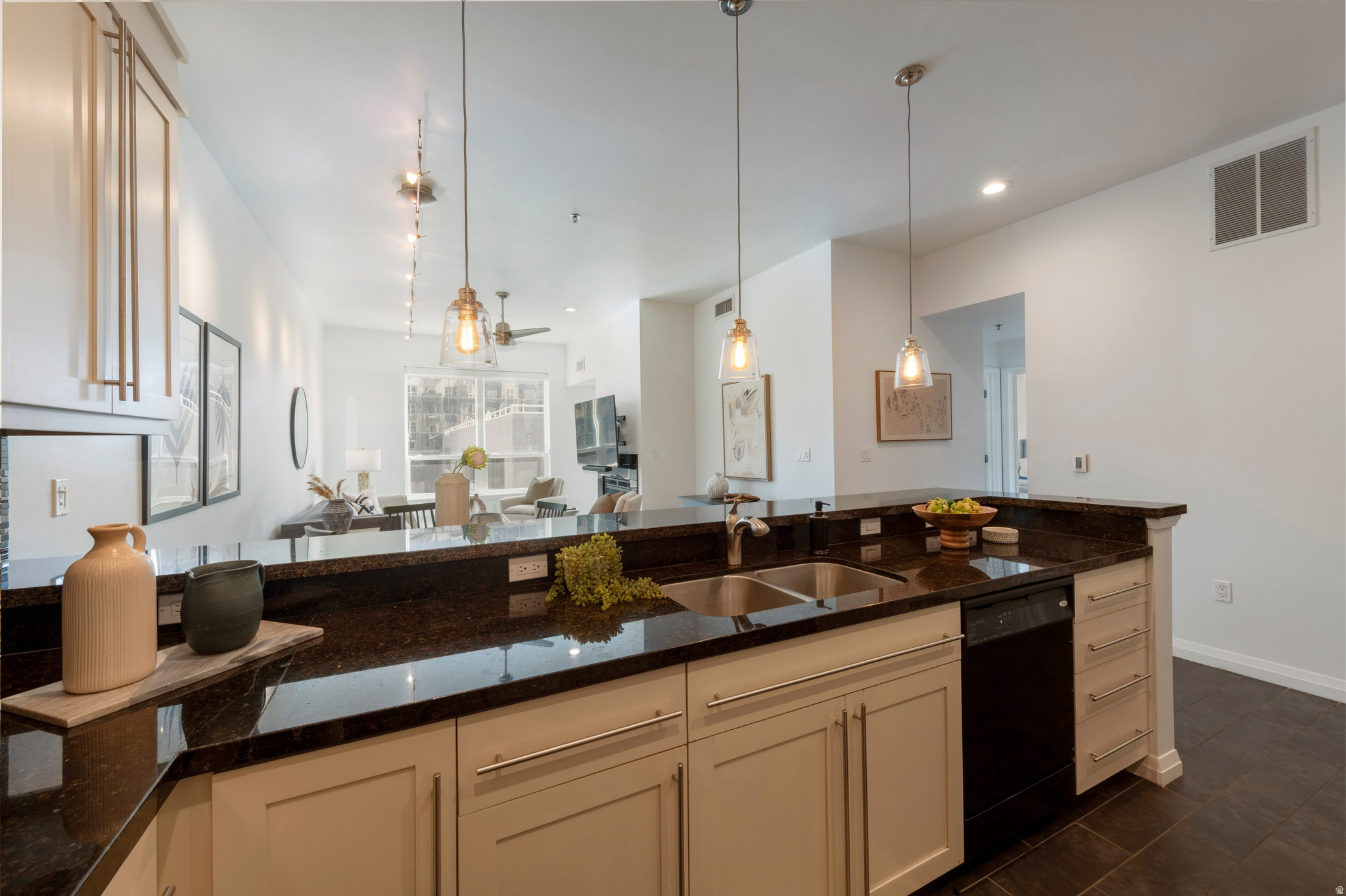 METRO CONDOS - Residential