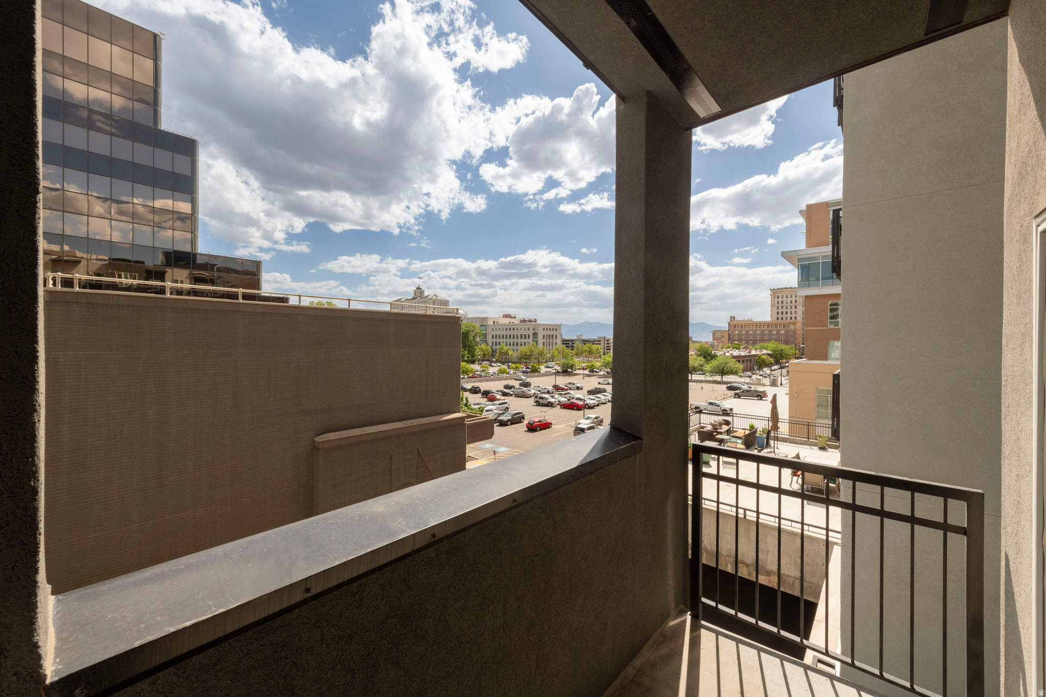 METRO CONDOS - Residential