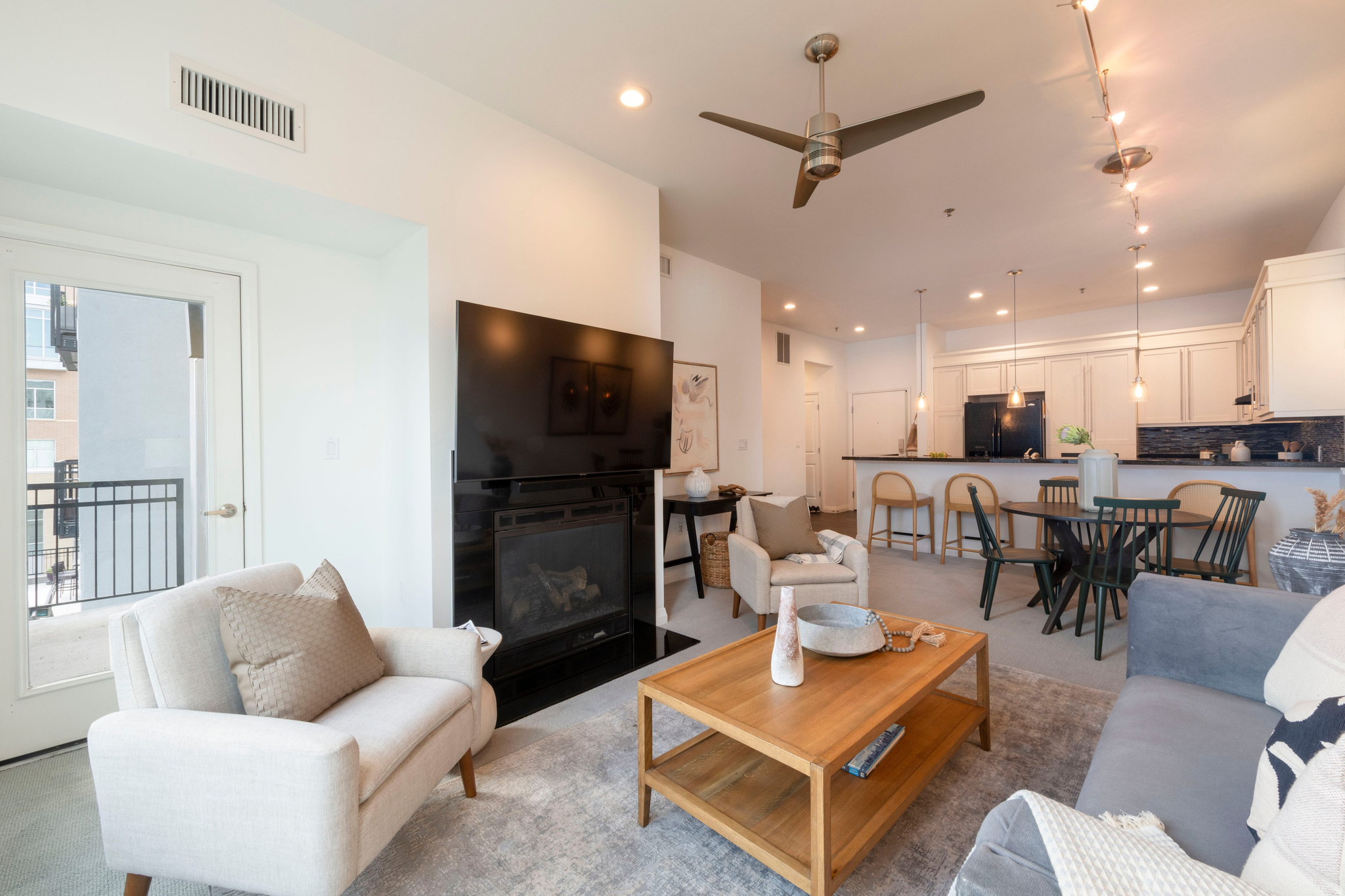METRO CONDOS - Residential