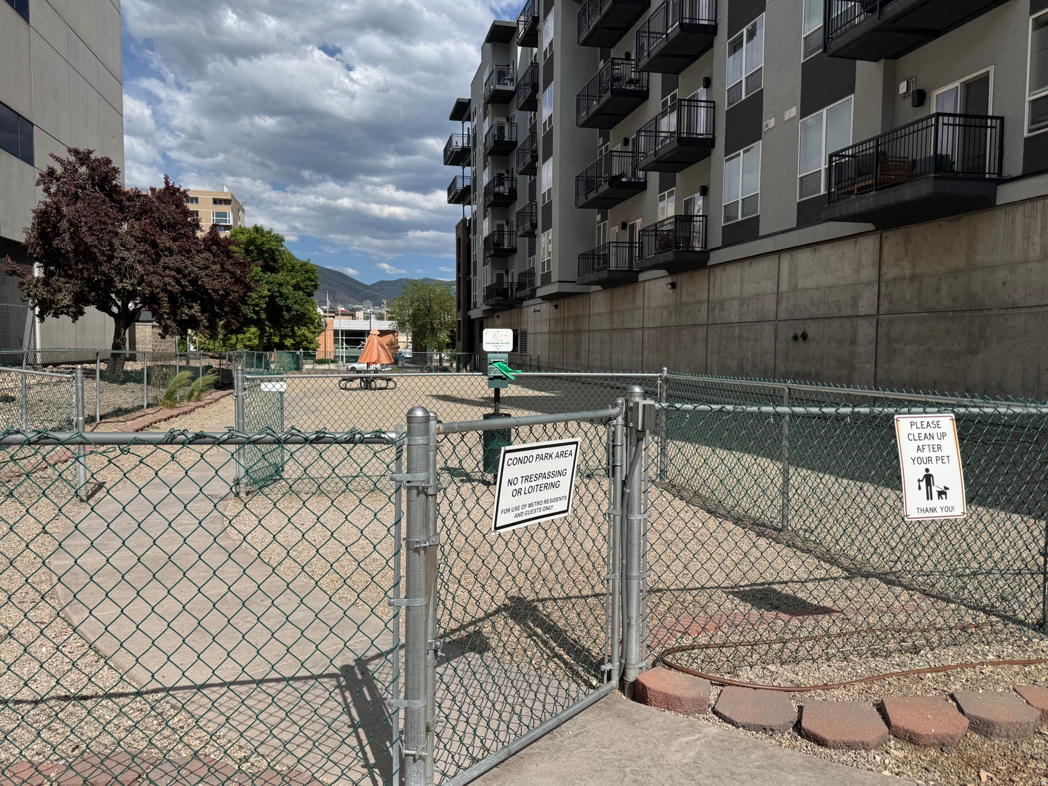 METRO CONDOS - Residential