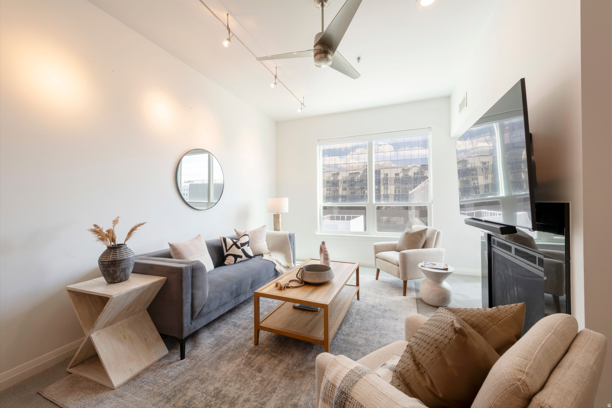 METRO CONDOS - Residential
