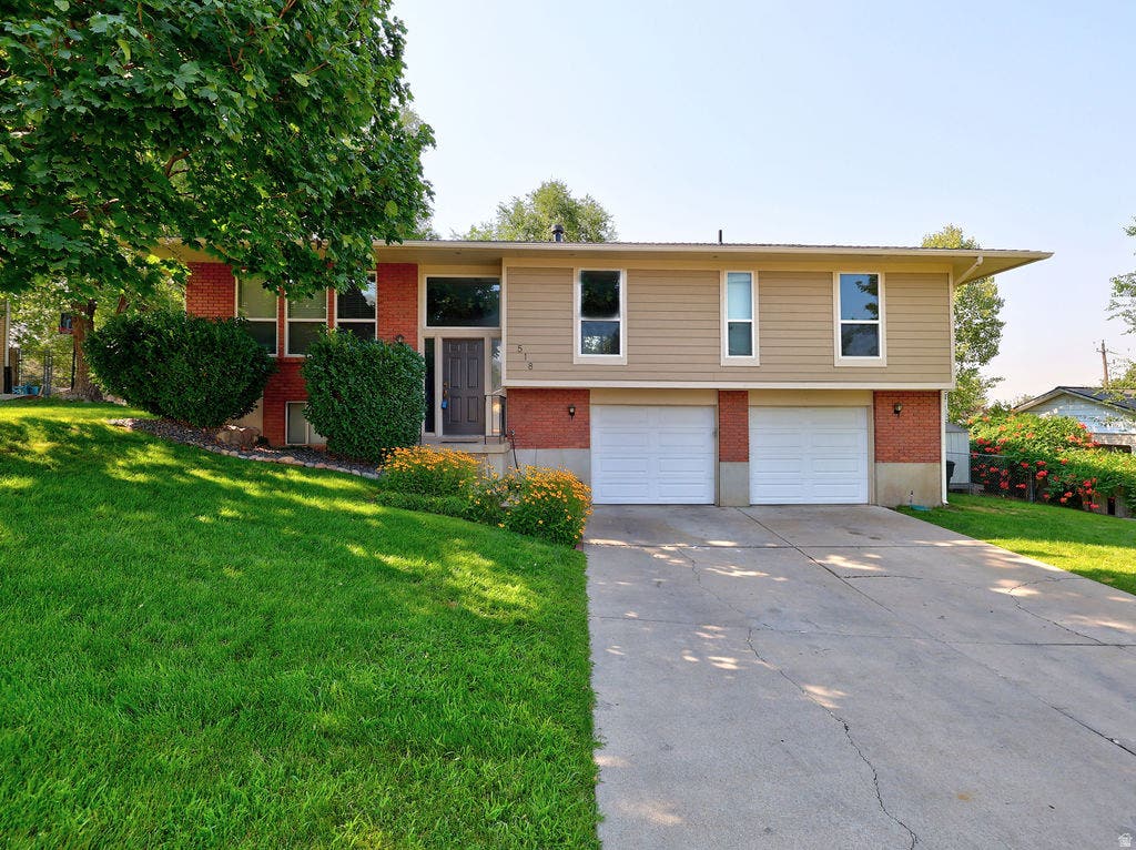 Photo of 518 ASPEN WAY, Centerville, UT 84014 (MLS # 2178306)