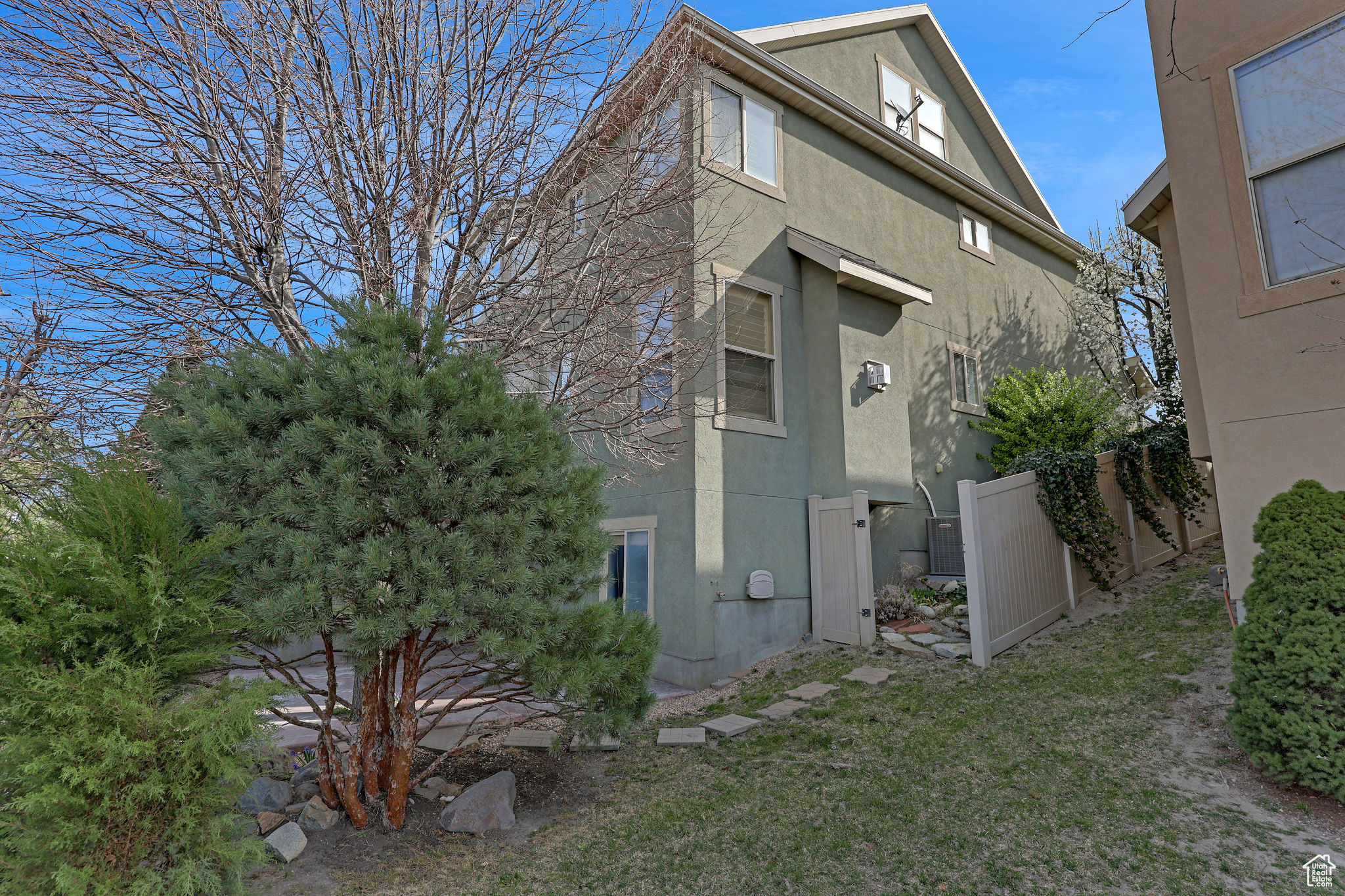 9706 S Bluffside Dr, Sandy, Utah image 7