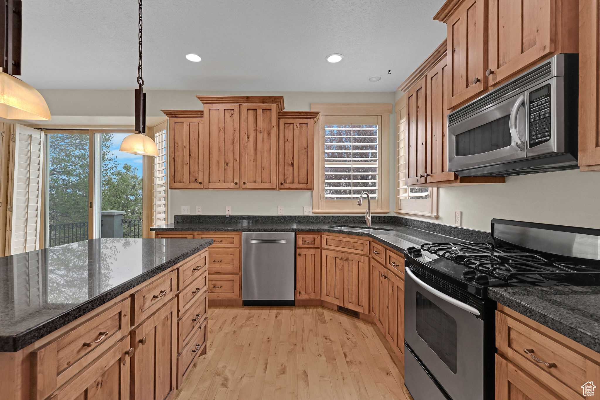 9706 S Bluffside Dr, Sandy, Utah image 17