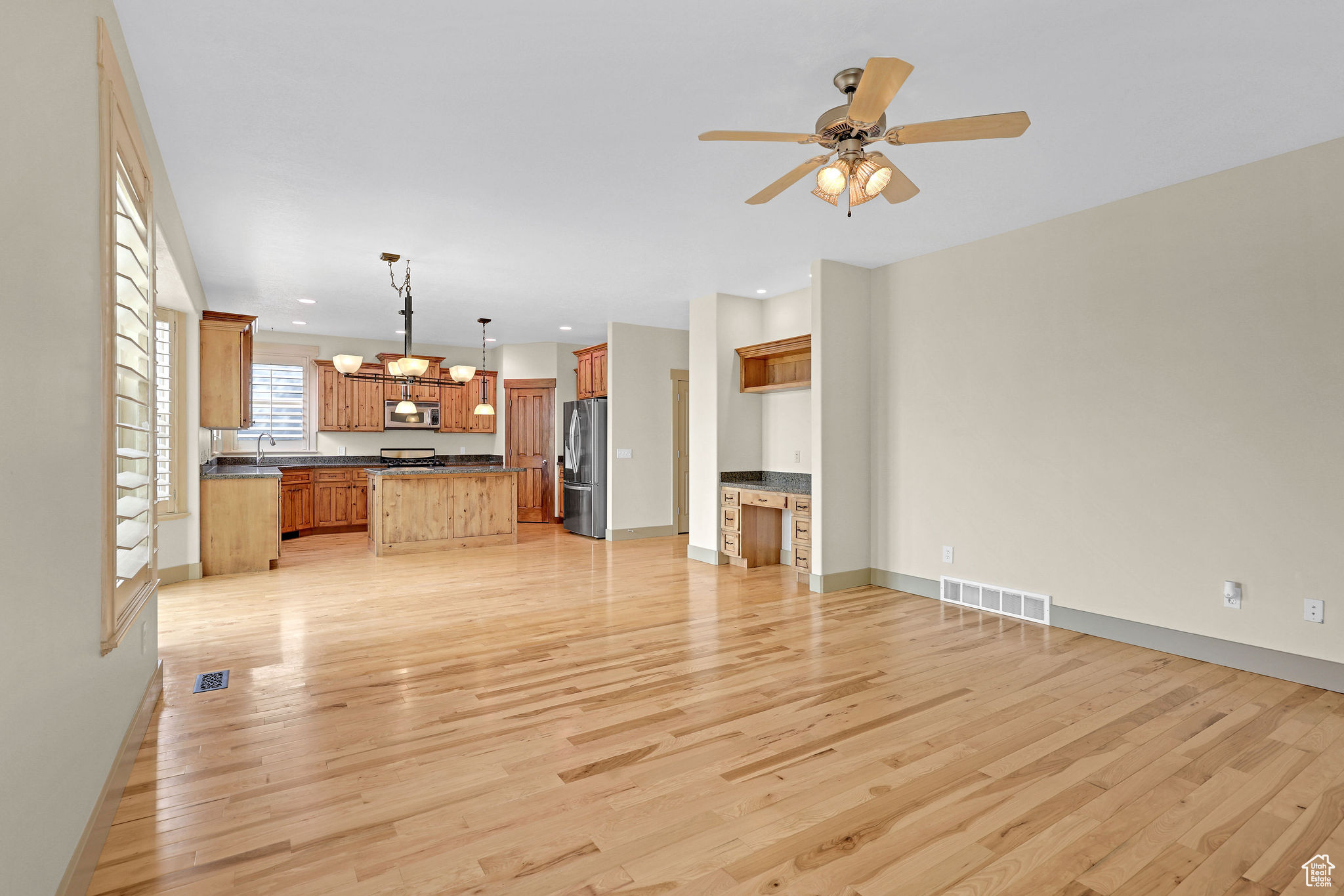 9706 S Bluffside Dr, Sandy, Utah image 11