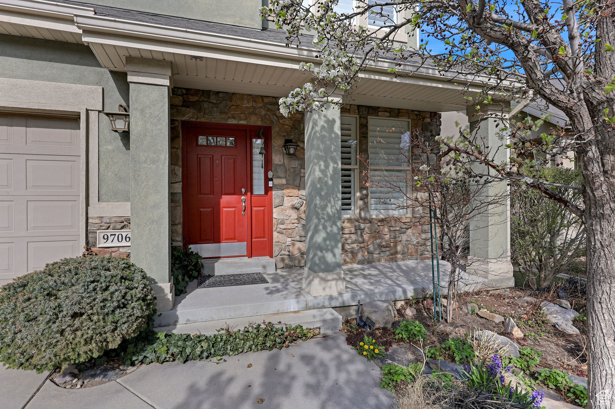 9706 S Bluffside Dr, Sandy, Utah image 4