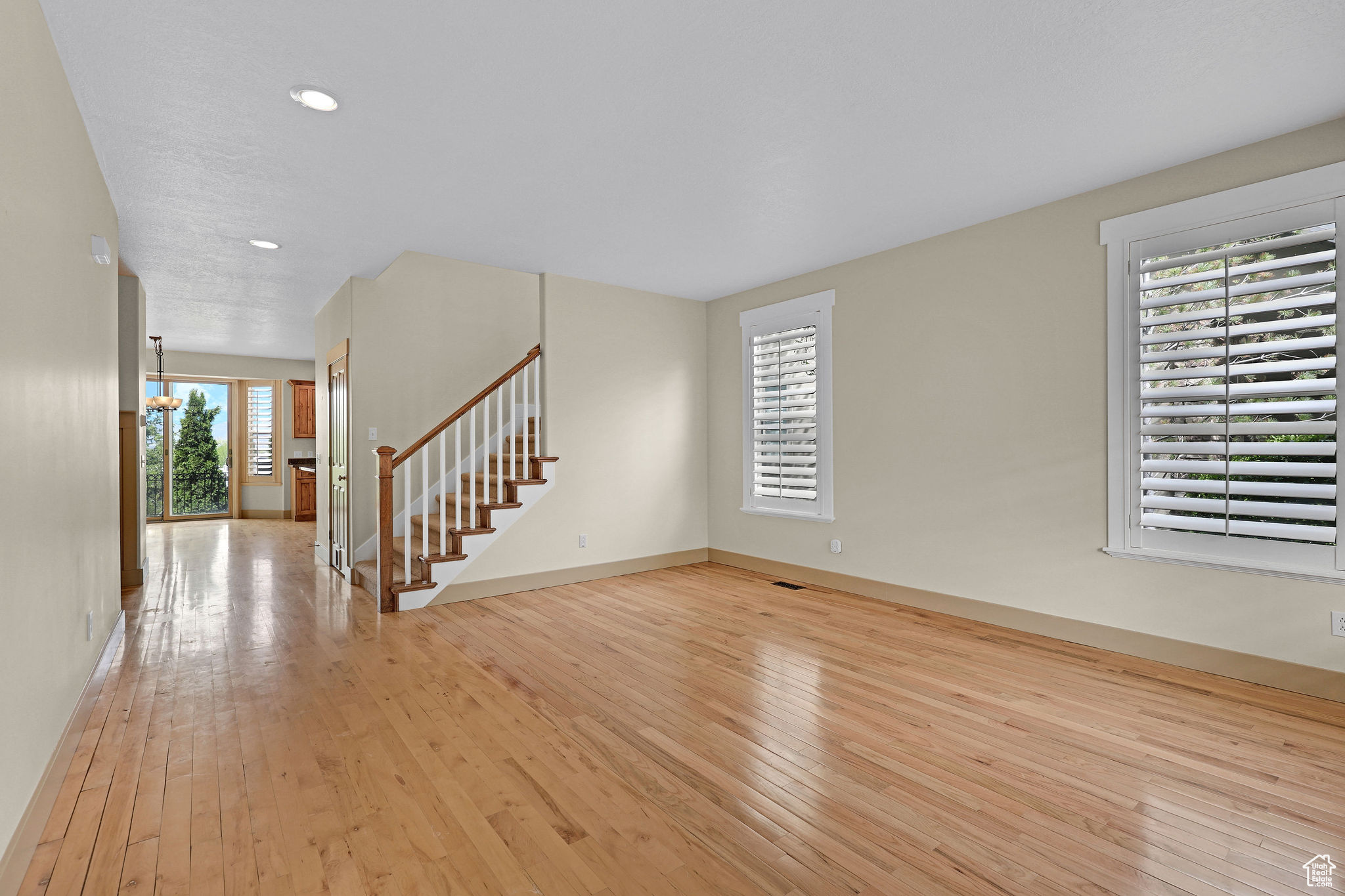 9706 S Bluffside Dr, Sandy, Utah image 8