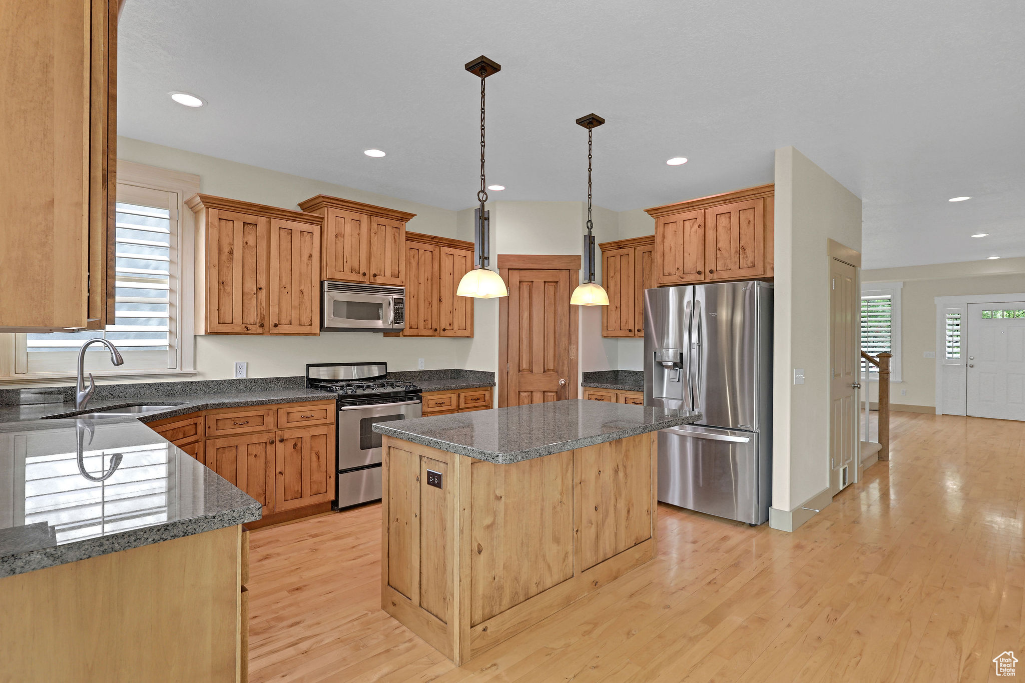 9706 S Bluffside Dr, Sandy, Utah image 16