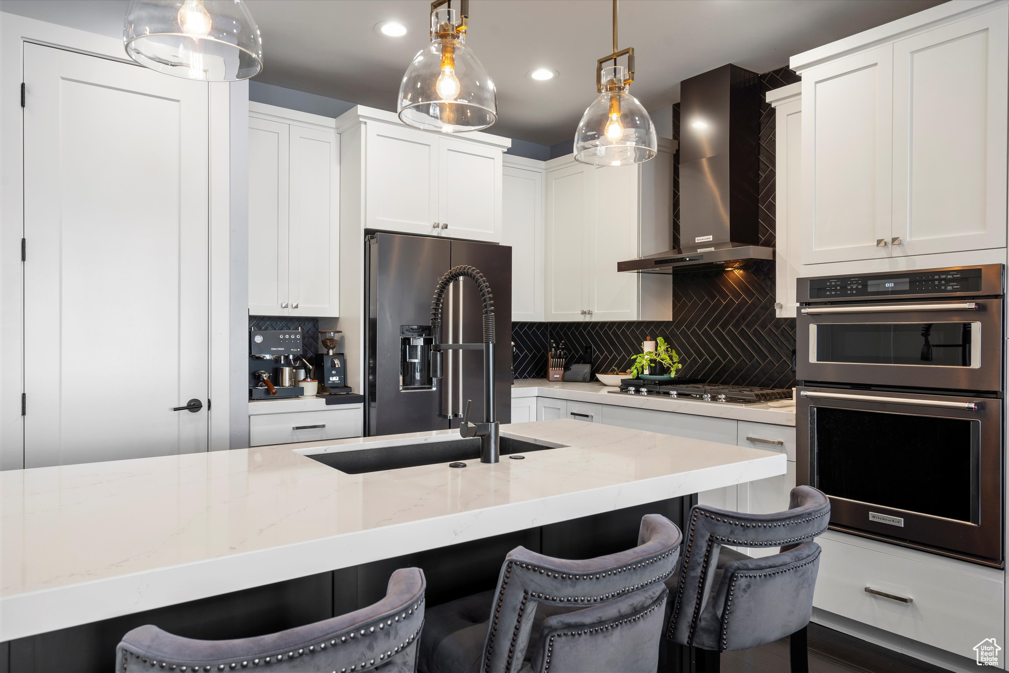 1313 E Daffodil Ct, Layton, Utah image 2