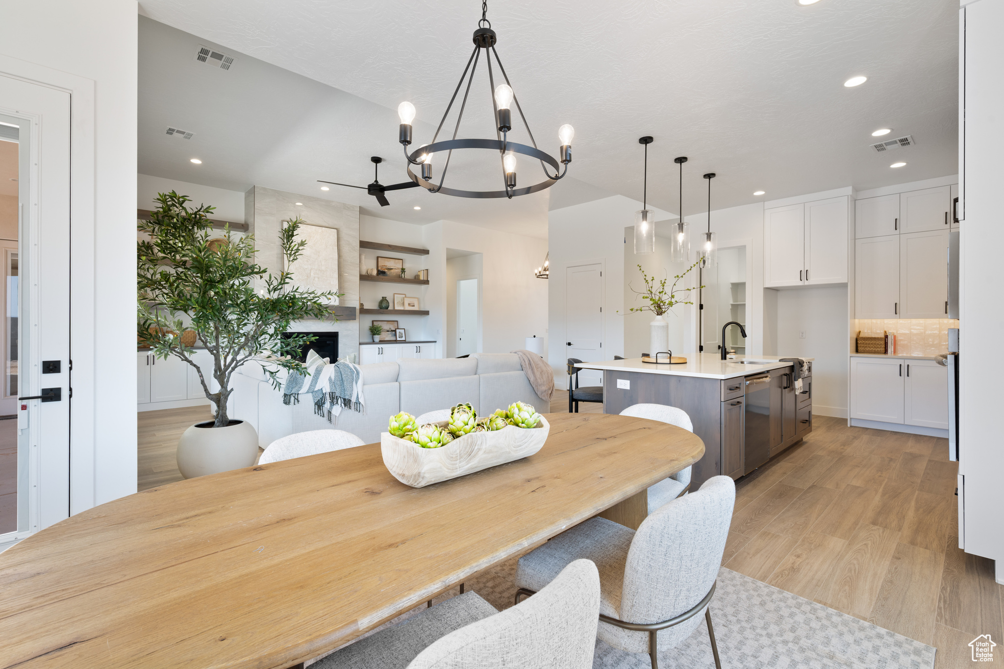 SCENIC POINT - Residential