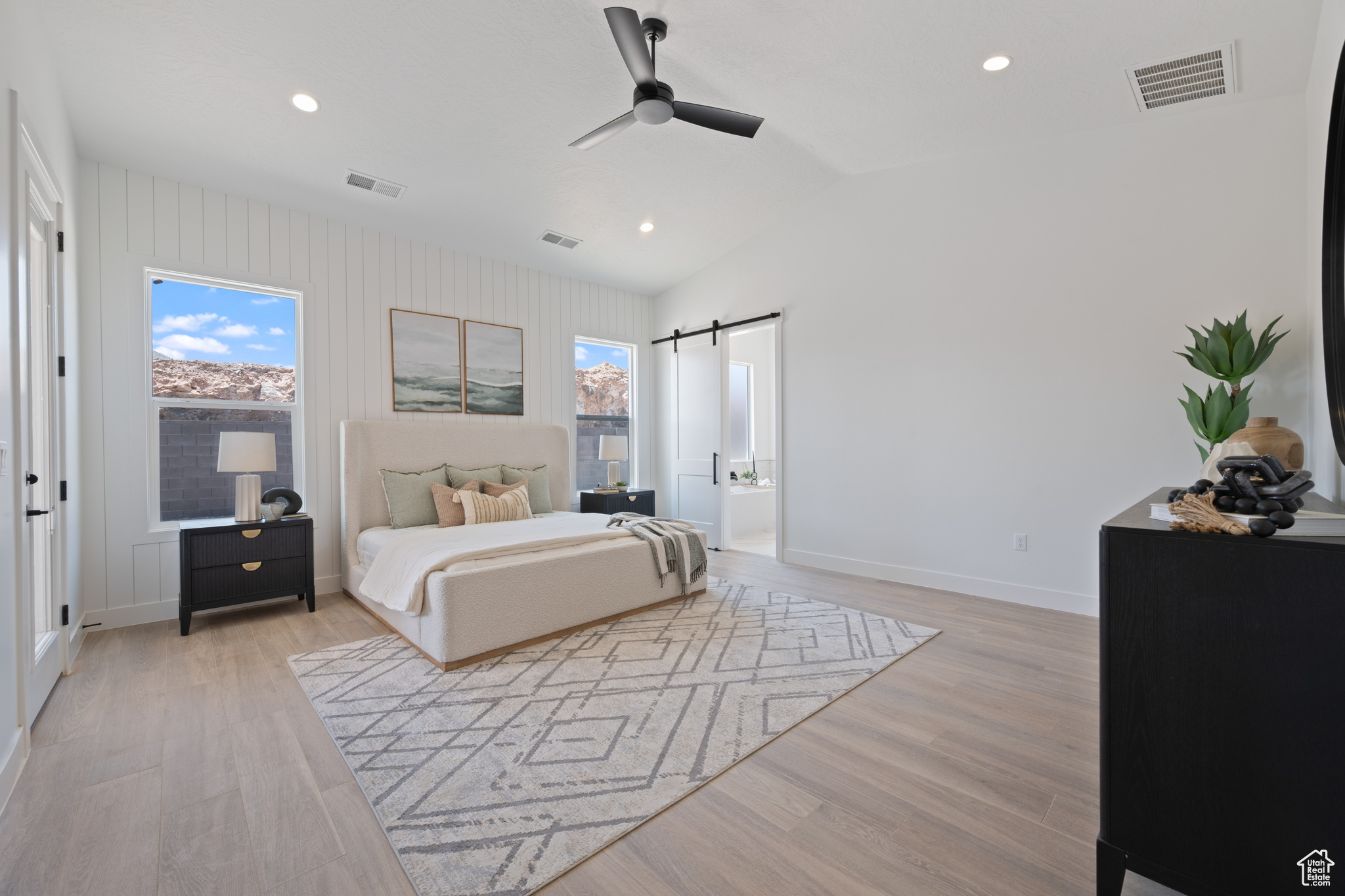 SCENIC POINT - Residential