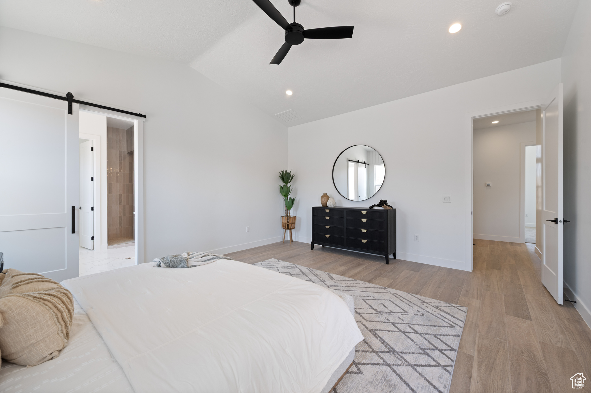 SCENIC POINT - Residential